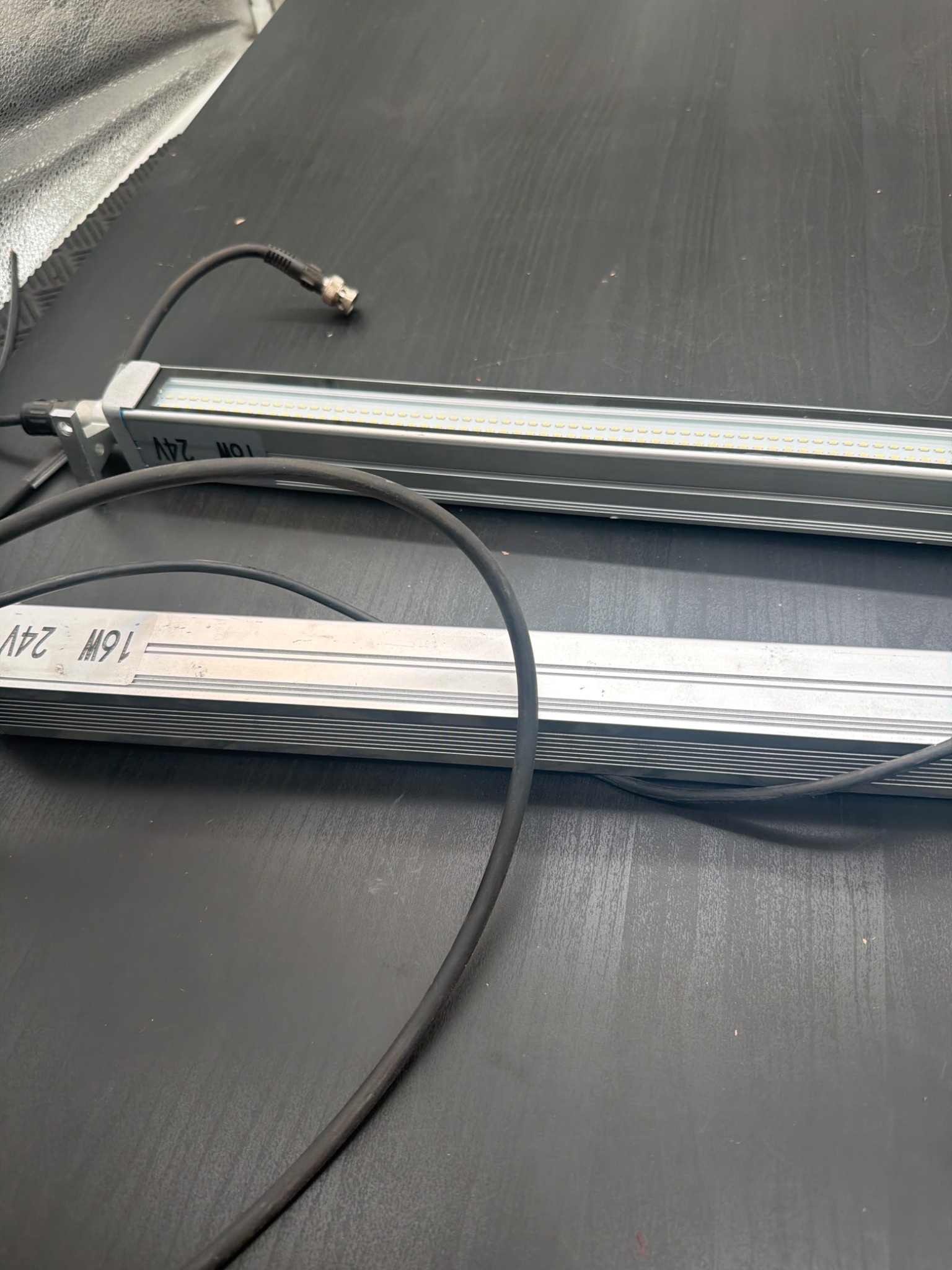 LR‑NHM‑485‑0628‑16‑01 LED Light Bar (Lot of 2) USED 2