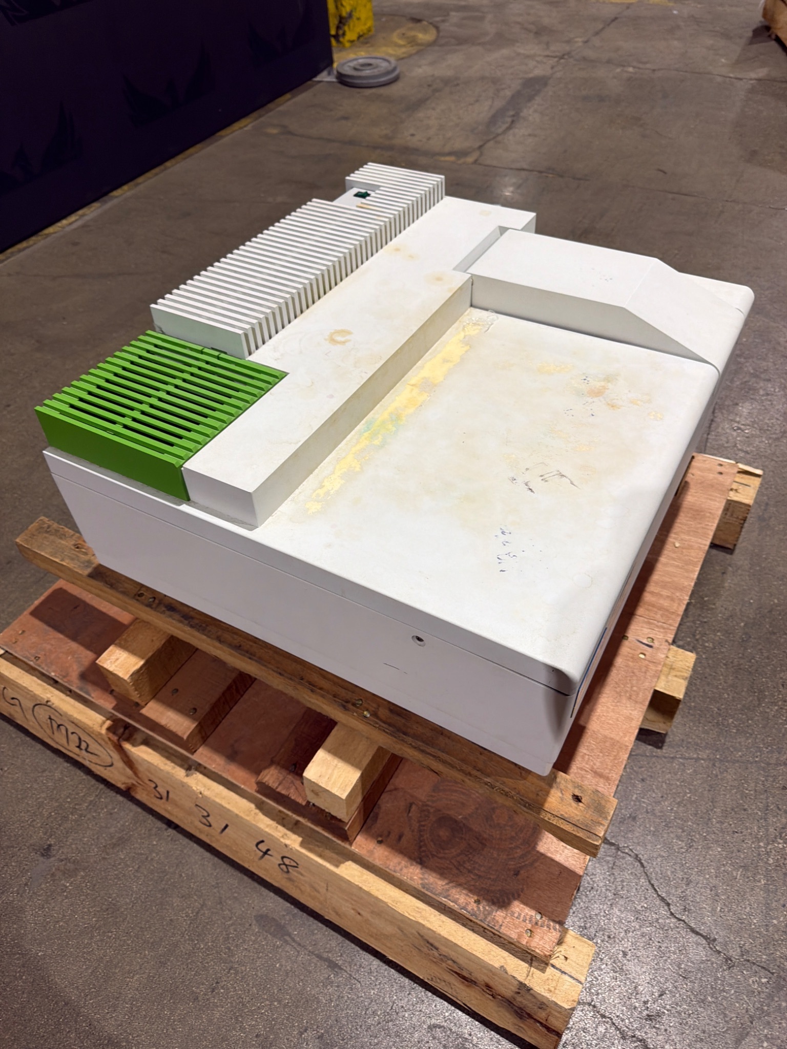 PERKIN ELMER LAMBDA 35 UV/VIS L600000C SPECTROPHOTOMETER USED USED 1