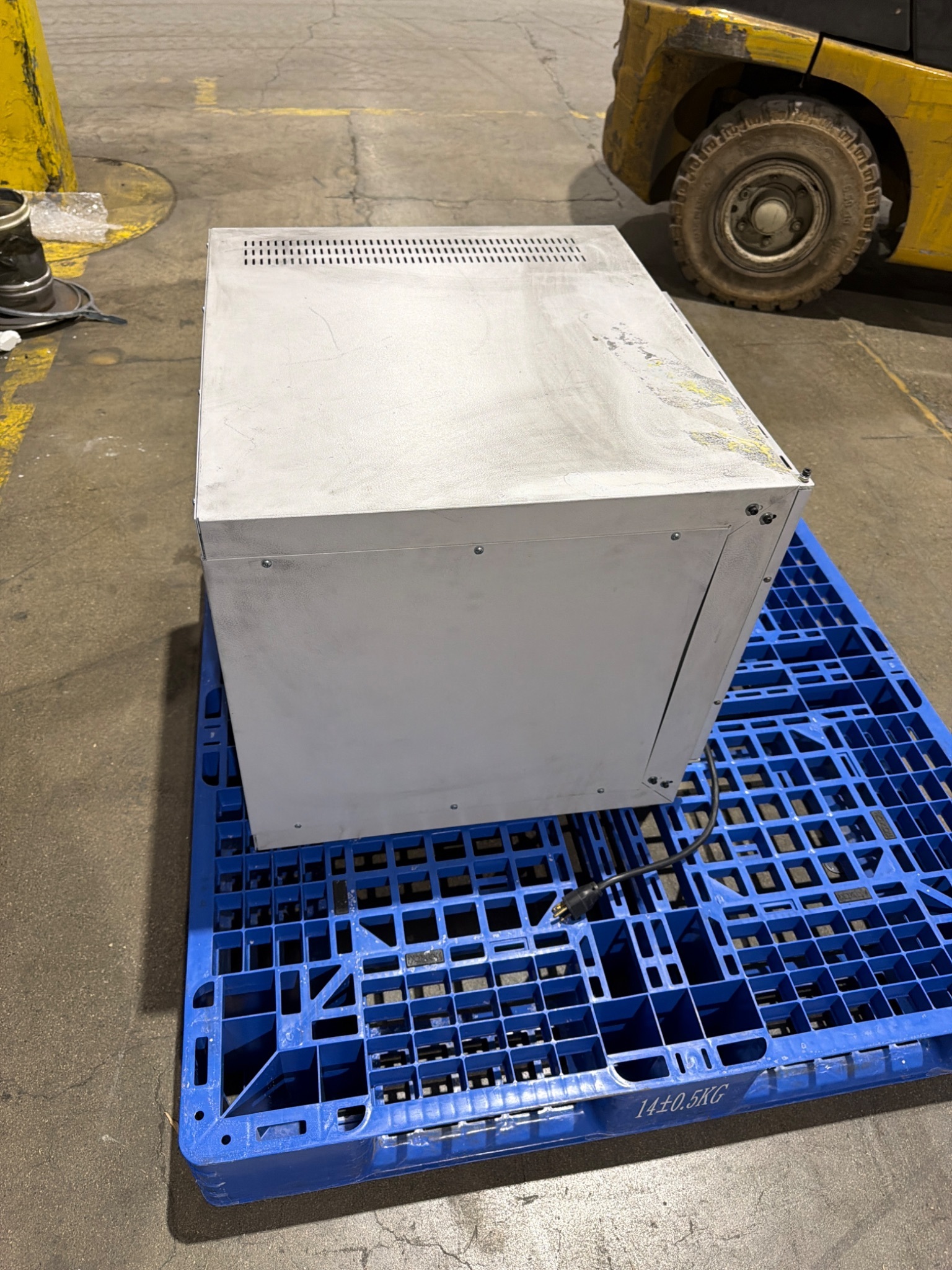 FISHER SCIENTIFIC 6285 ISOTOPE VACUUM OVEN USED 6