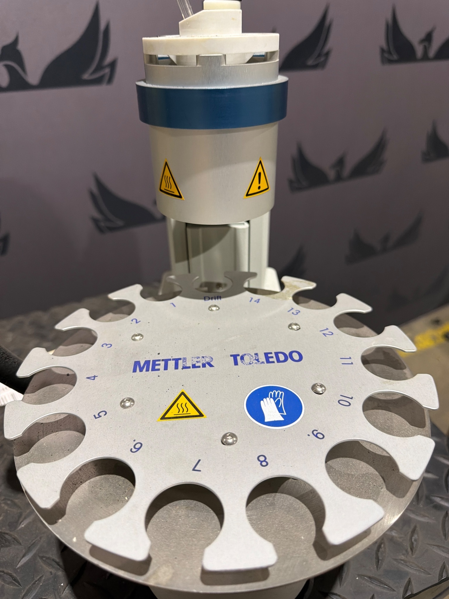 METTLER TOLEDO STROMBOLI SAMPLE CHANGER USED 1