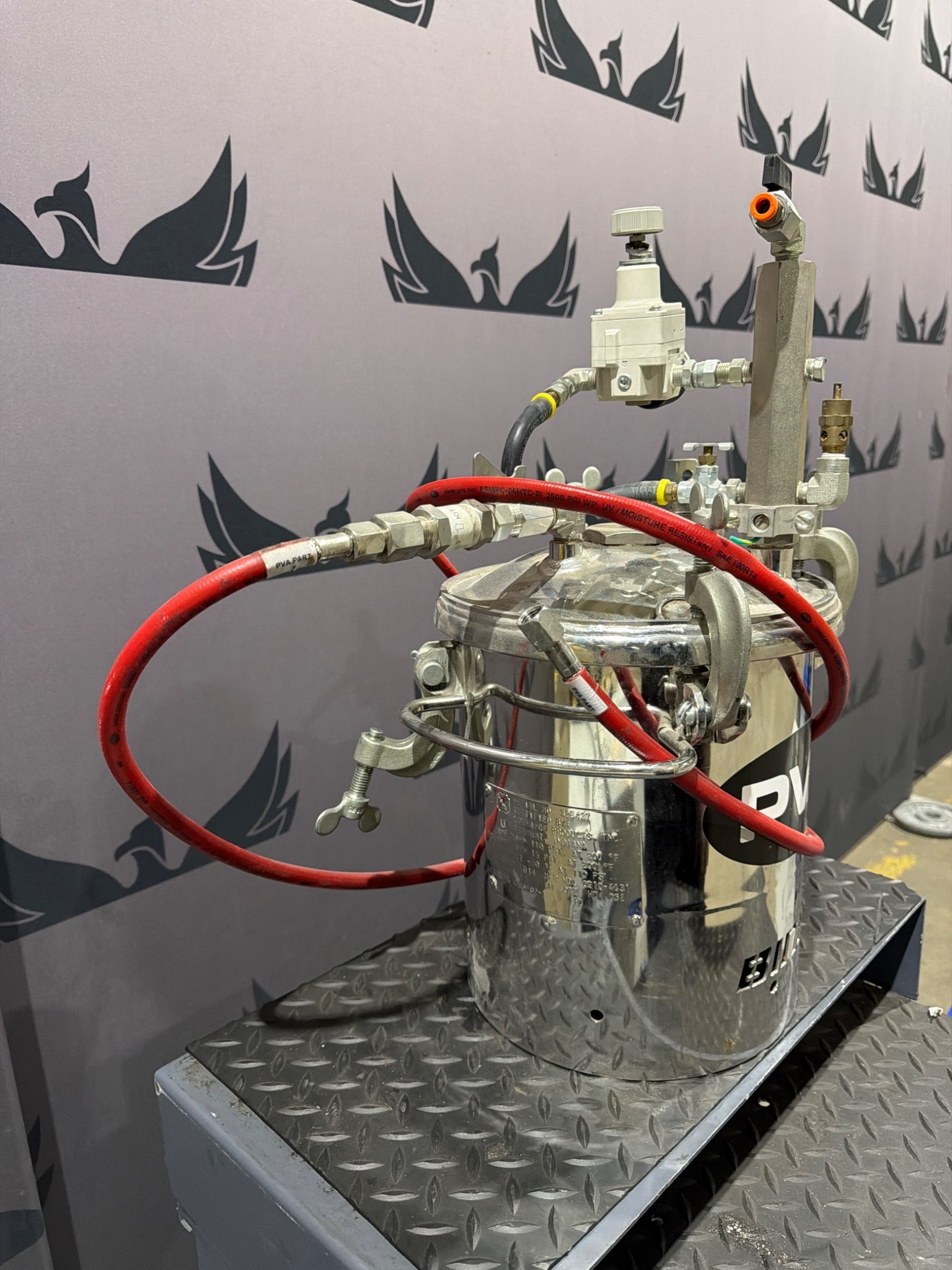 BINKS PVA MDMT 20 VERTICAL PRESSURE FEED TANK USED 1