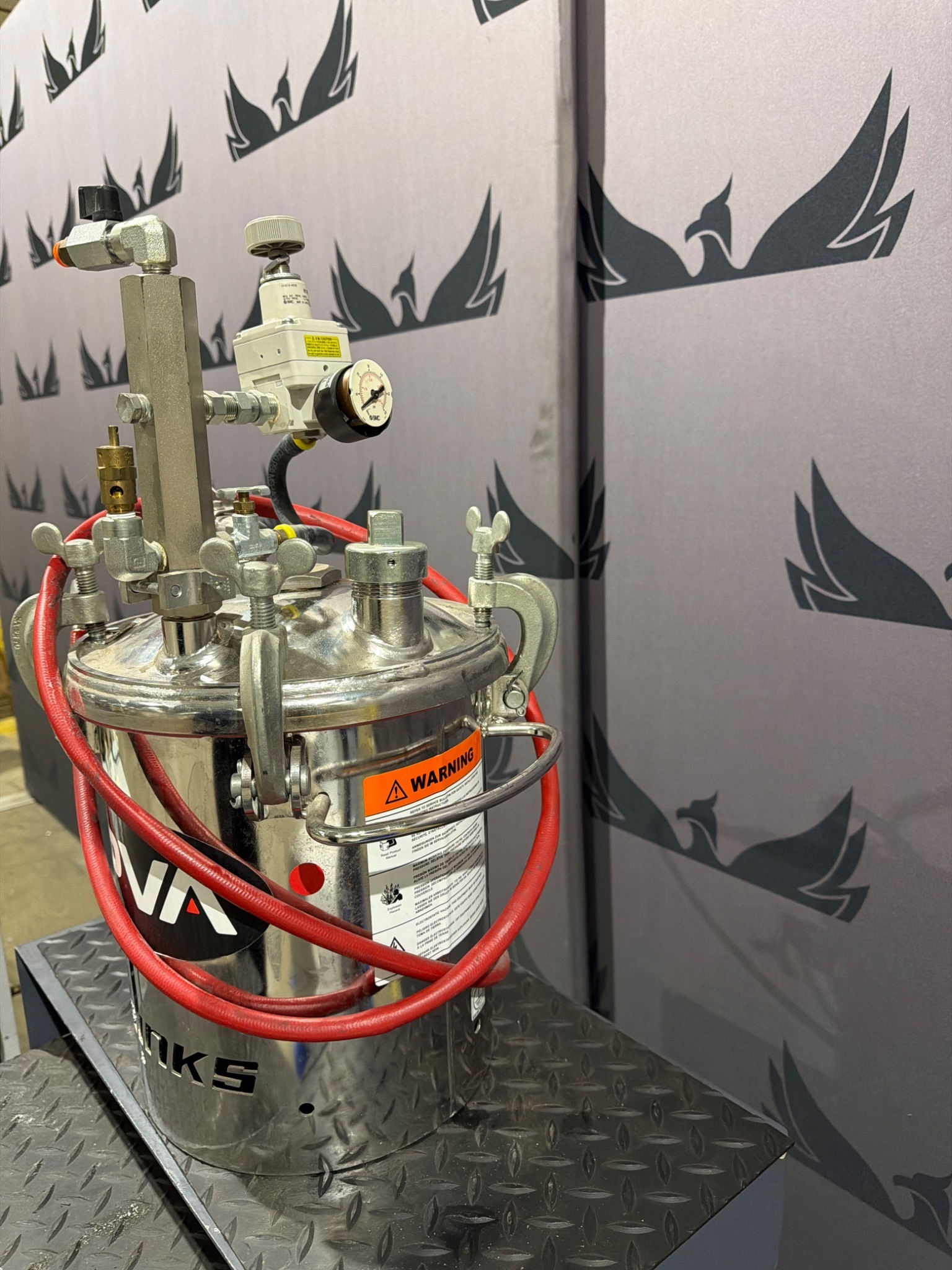 BINKS PVA MDMT 20 VERTICAL PRESSURE FEED TANK USED 2
