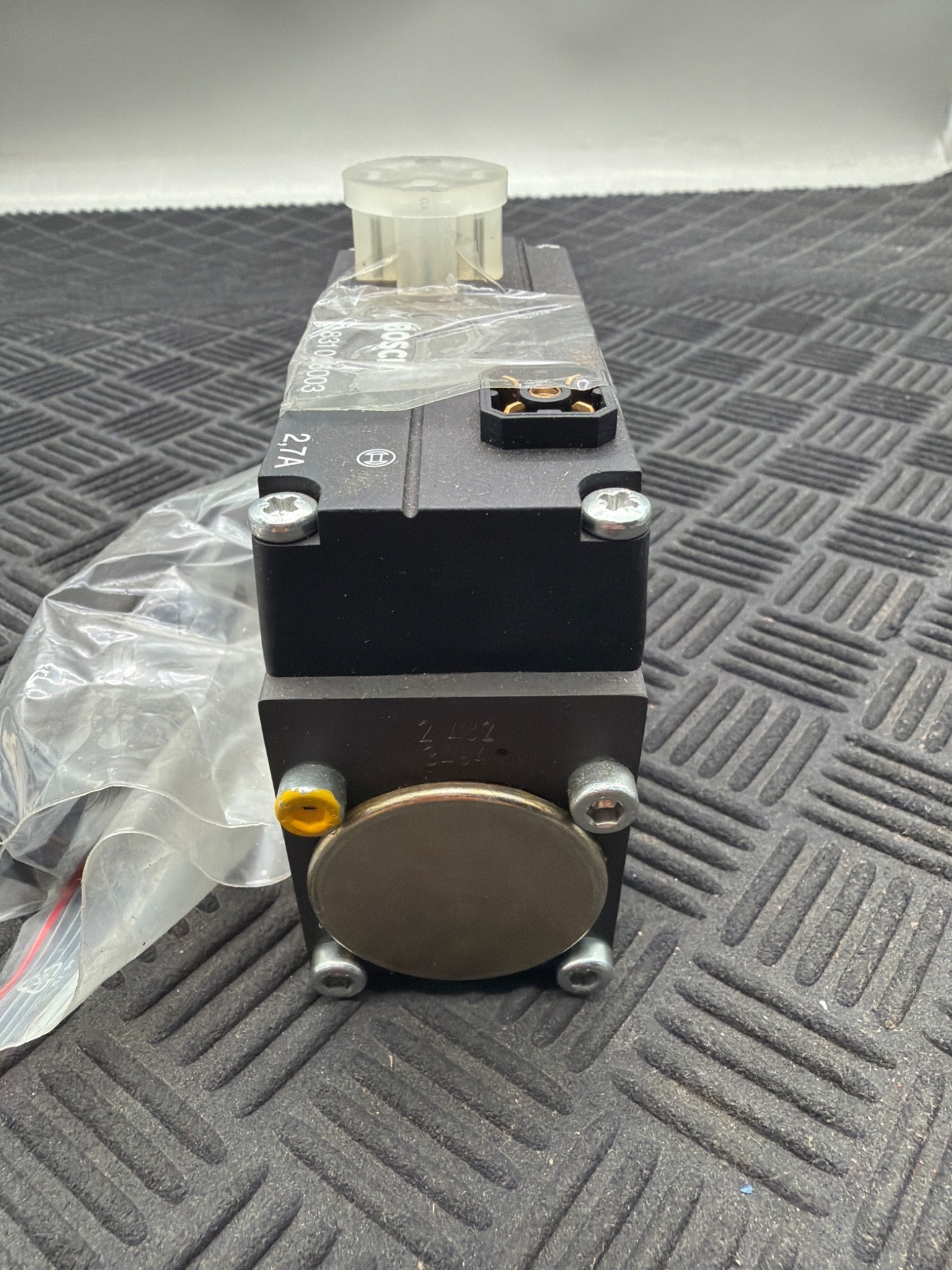 BOSCH 0811‑404‑033 High‑Response Hydraulic Valve w/ Position Feedback USED 4