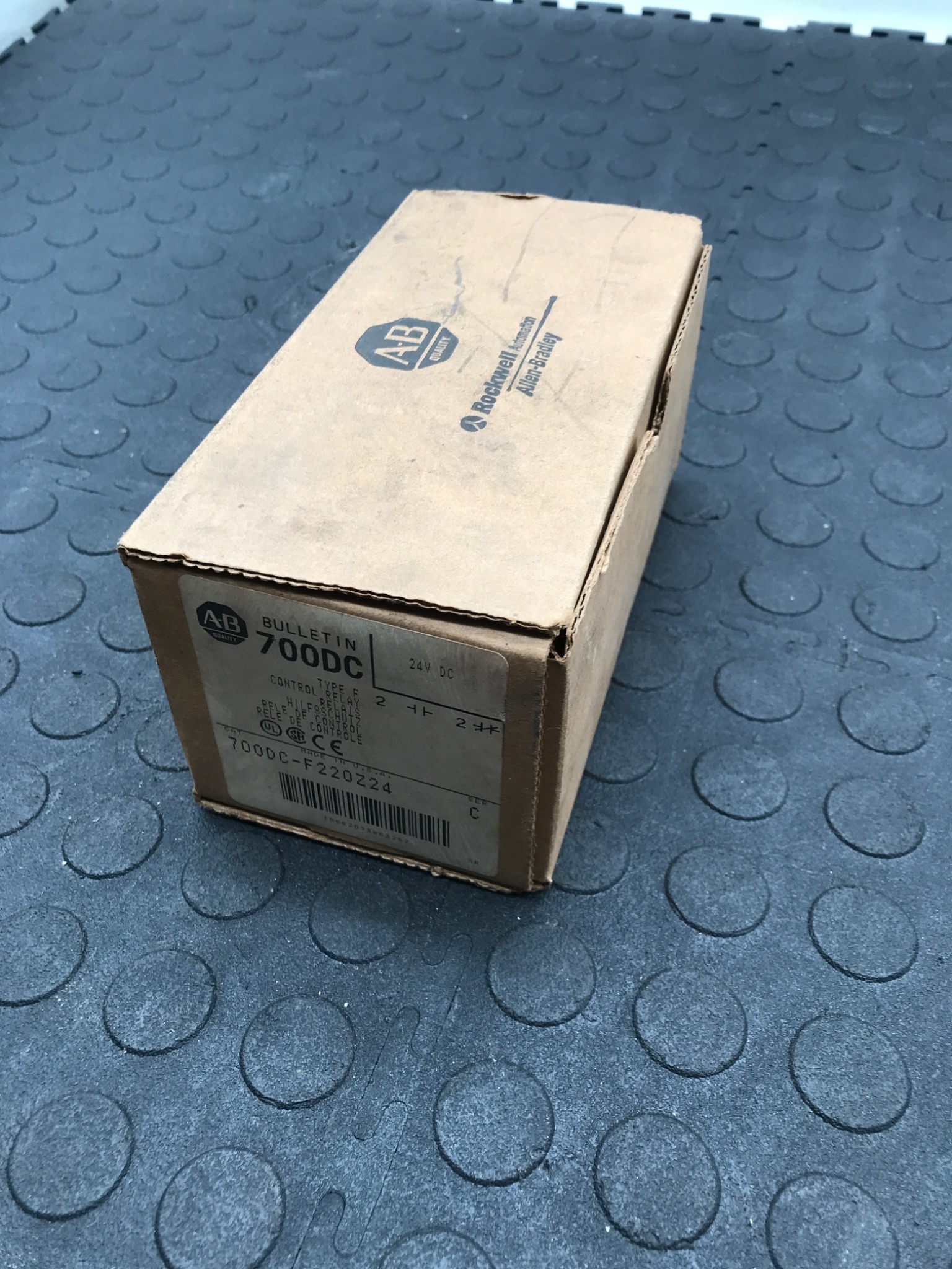 ALLEN BRADLEY 700DC F220Z24 CONTROL RELAY NEW OPEN BOX 0