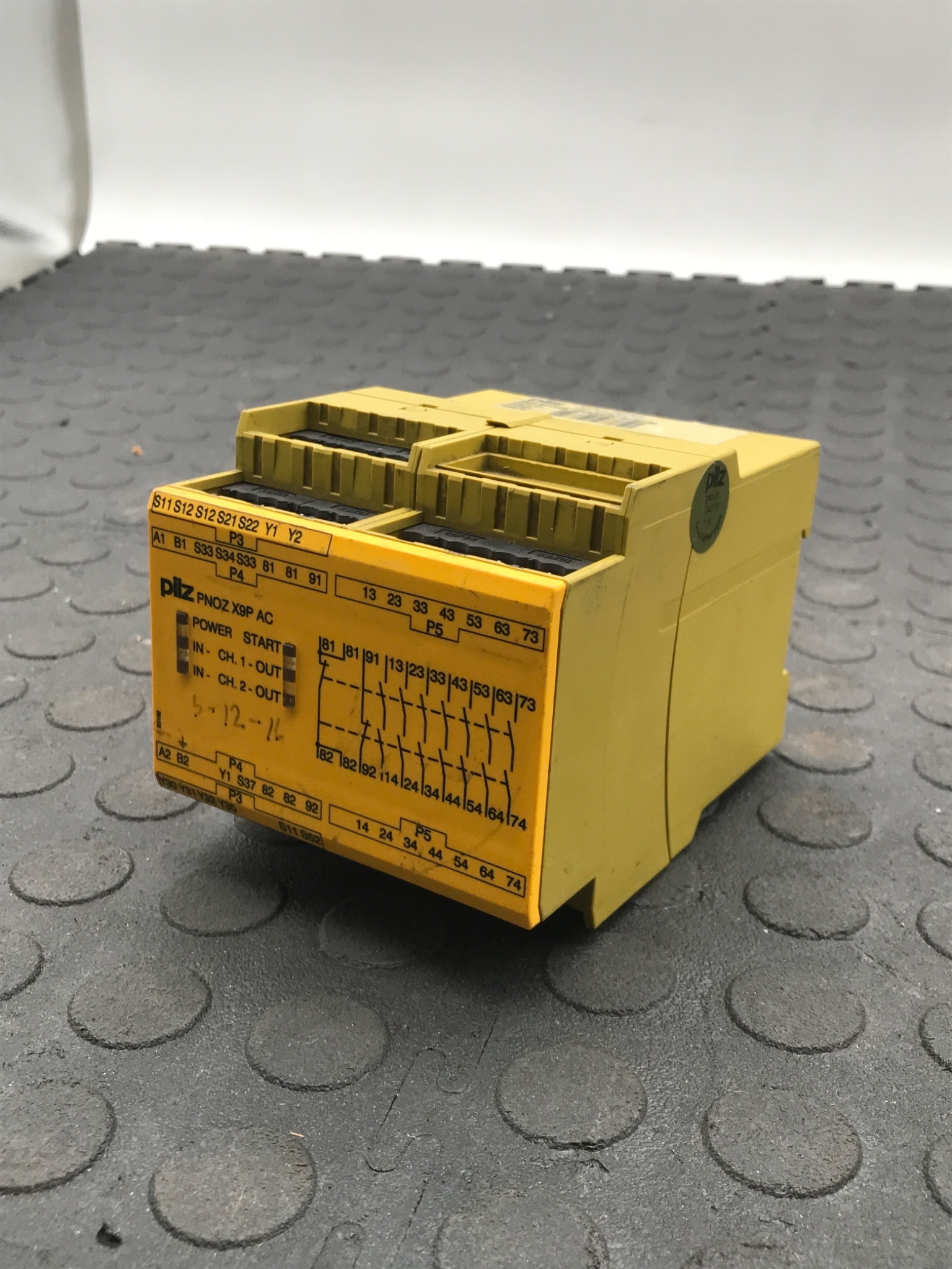 PILZ PNOZ X9P AC 24VDC Safety Relay 777606 USED 3