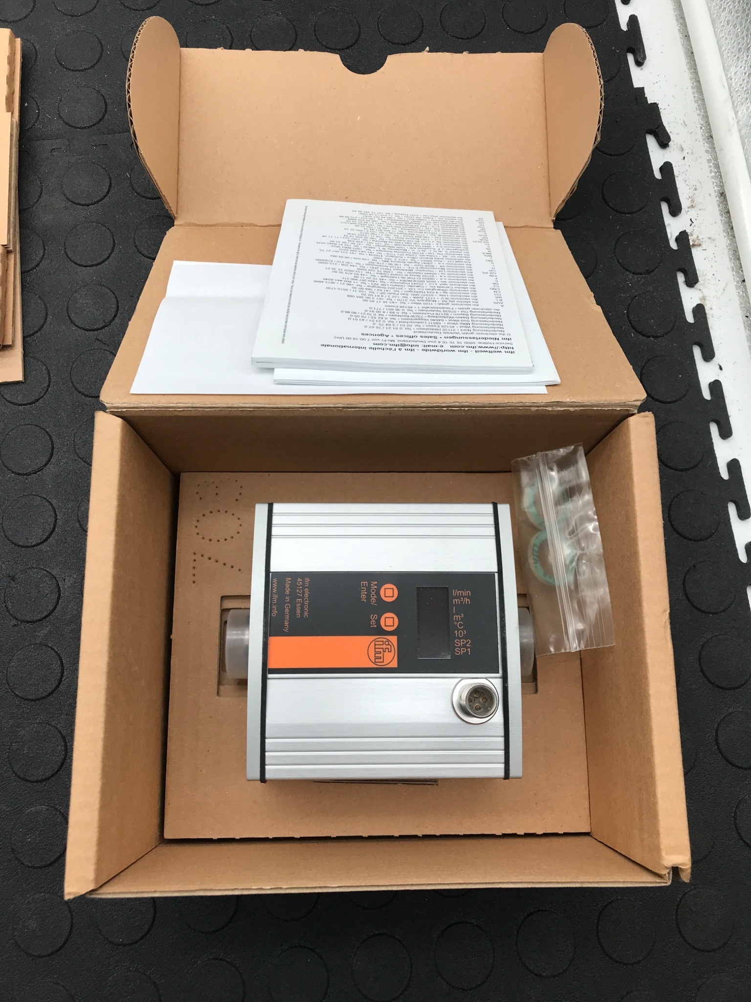 IFM SU7000 Ultrasonic Flow Meter NEW 0