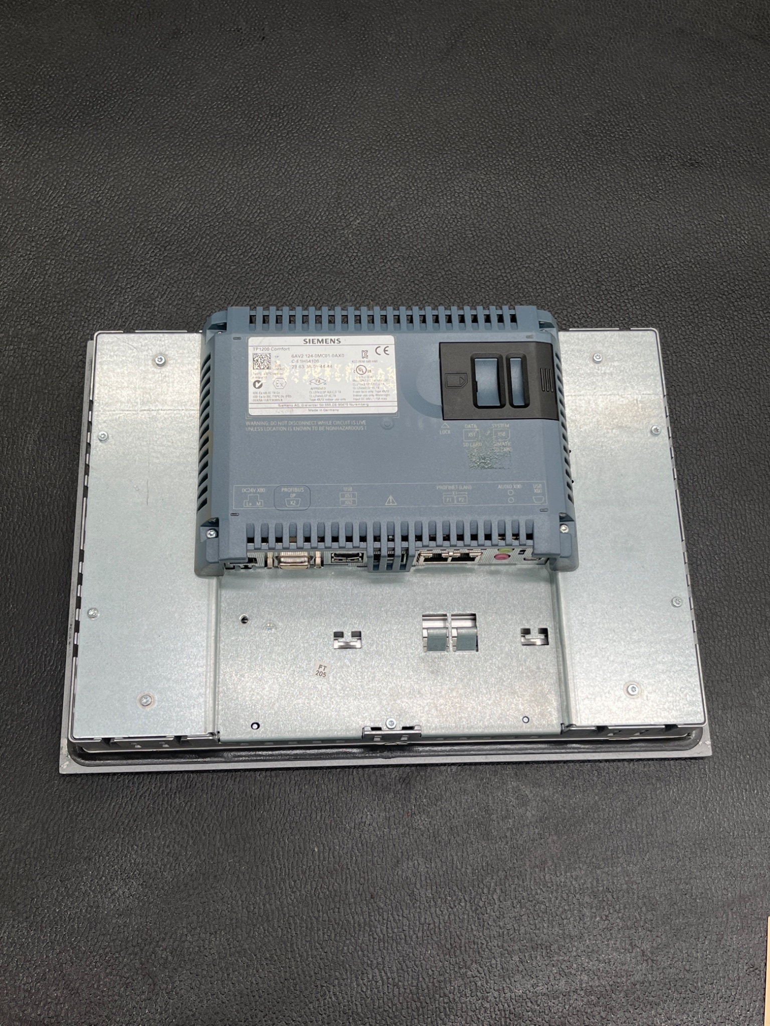 SIEMENS 6AV2124-0MC01-0AX0 TP1200 COMFORT HMI OPERATOR PANEL USED SCREEN DMG 2