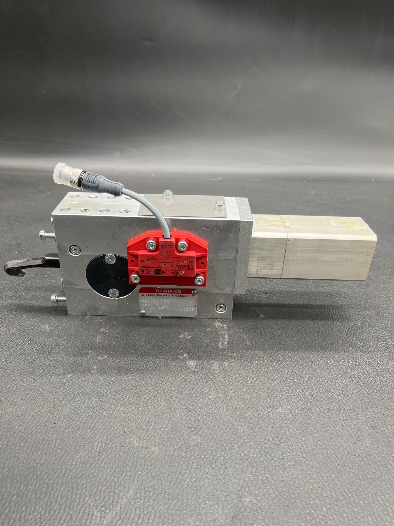 DESTACO 82P30‑320B831 Pneumatic Hook Pin Clamp NEW 5