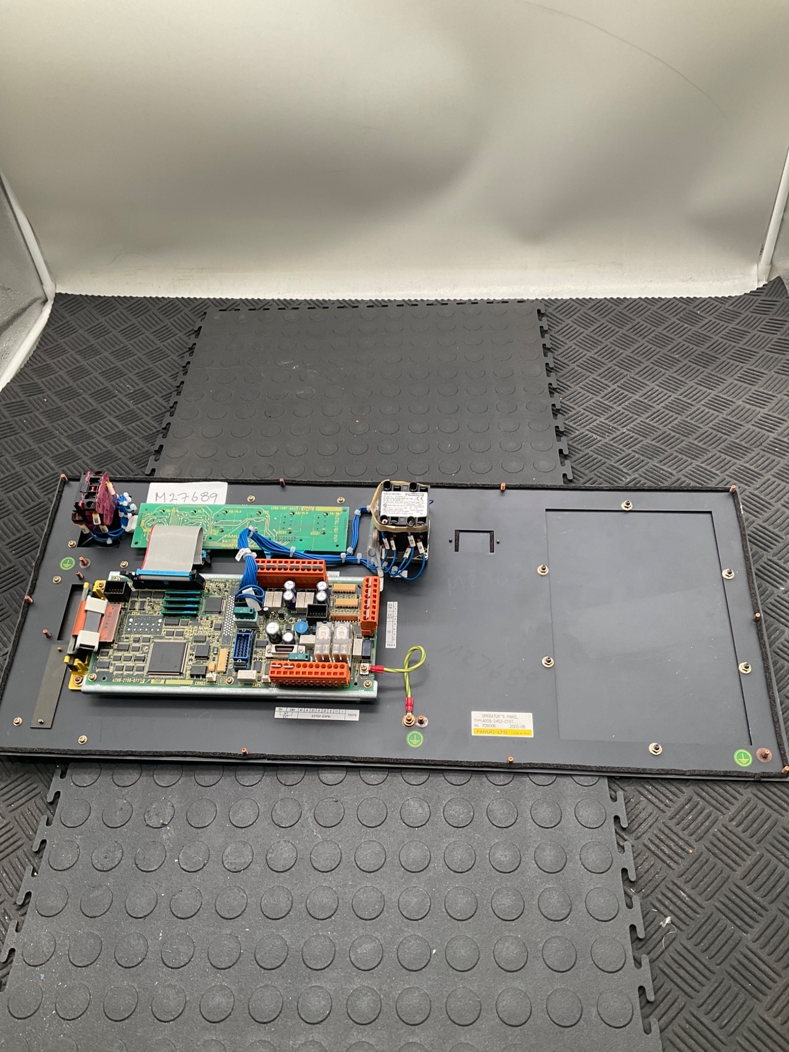 FANUC A05B‑2452‑C151 R‑J3iB Operator Panel USED 1