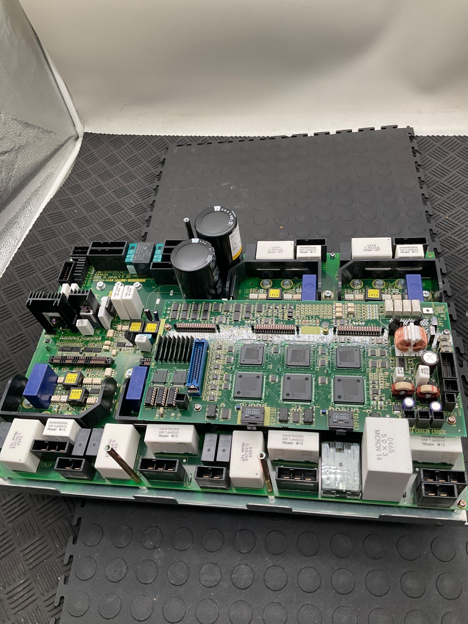 FANUC A06B‑6105‑H002 D R‑J3iB Servo Amplifier USED 1