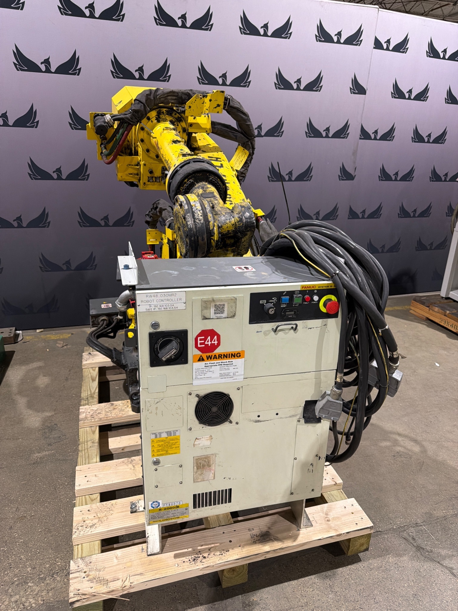 FANUC R‑2000iB/210F Robot Complete w/ R‑30iB Controls USED 0