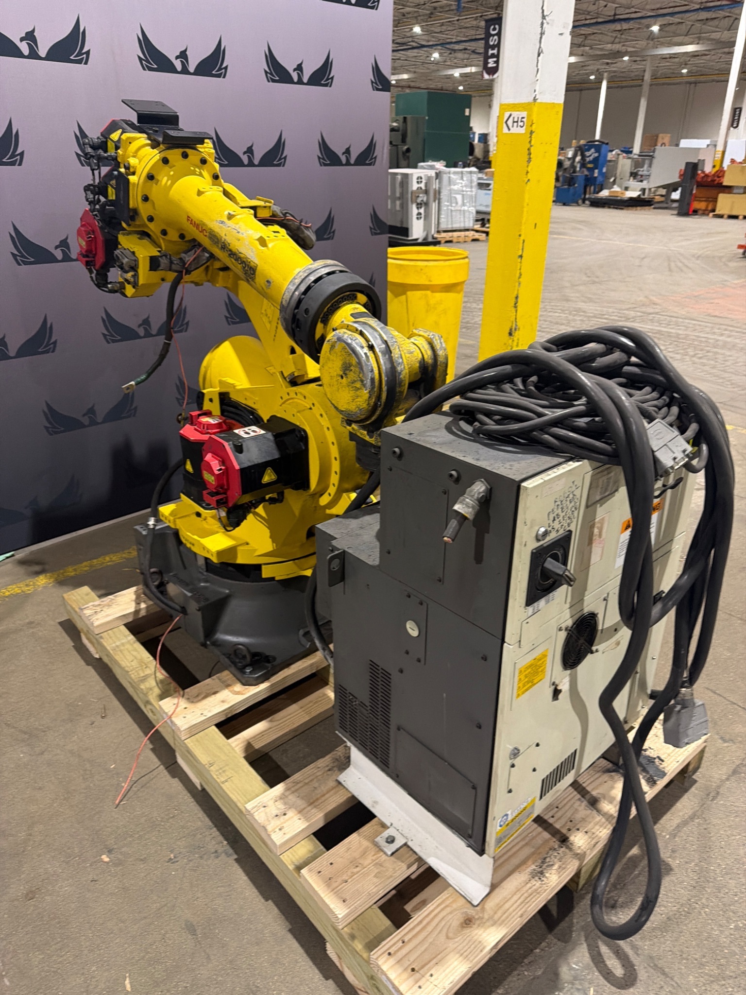 FANUC R‑2000iC/210F Robot Complete w/ R‑30iB Controls USED 1