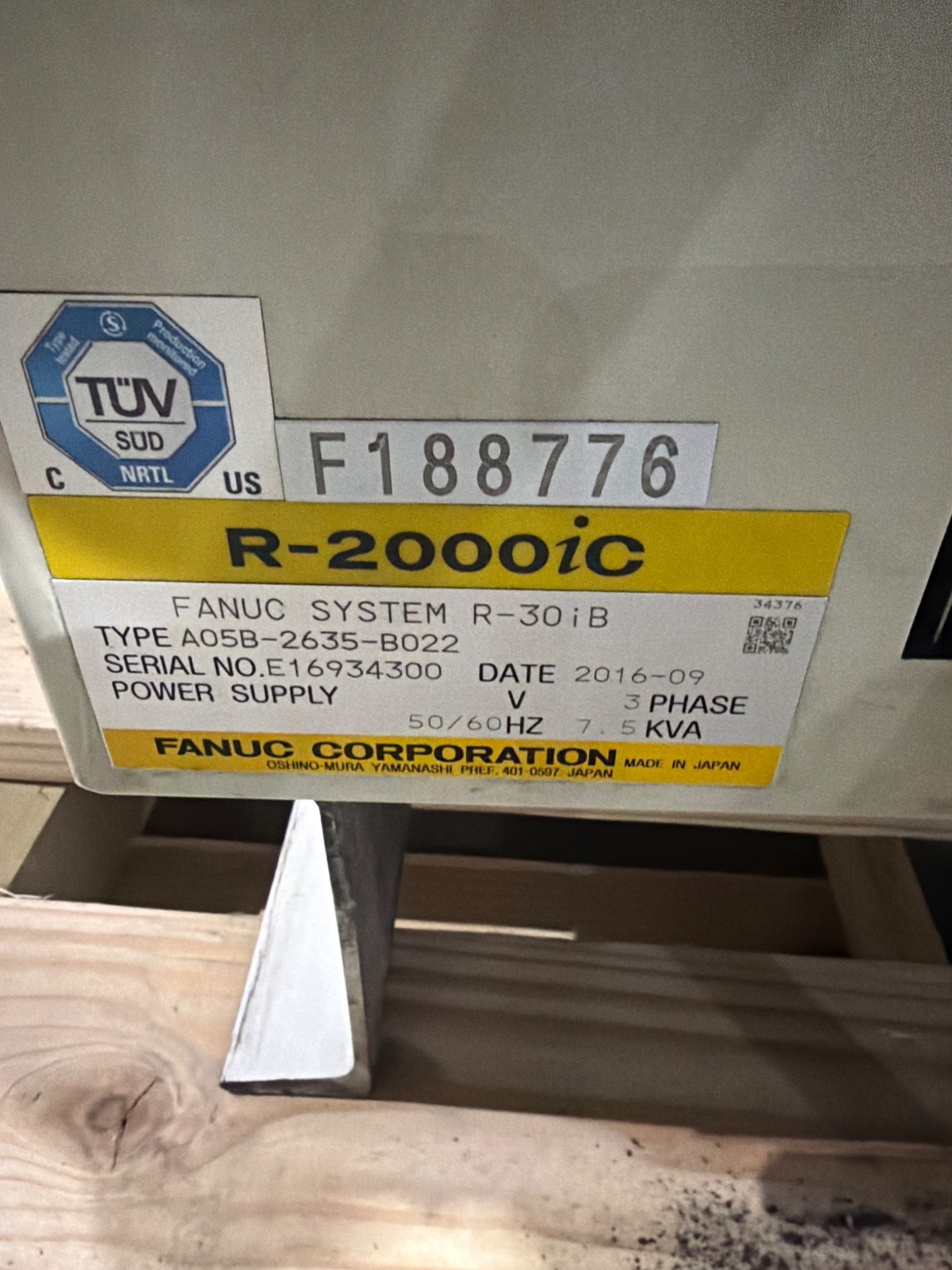 FANUC R‑2000iC/210F Robot Complete w/ R‑30iB Controls USED 4