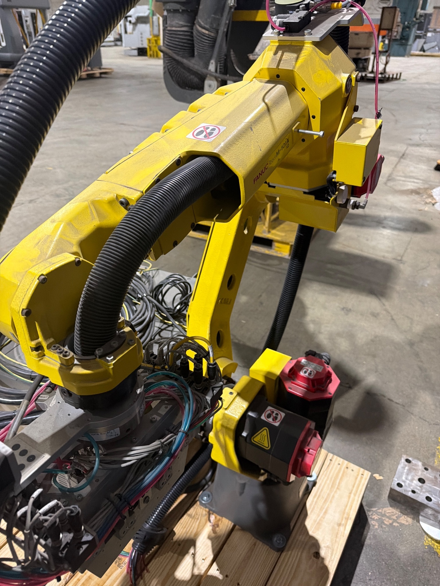 FANUC M-10iA/12 Complete w/ R-30iB Controller USED - Missing Pendant 8