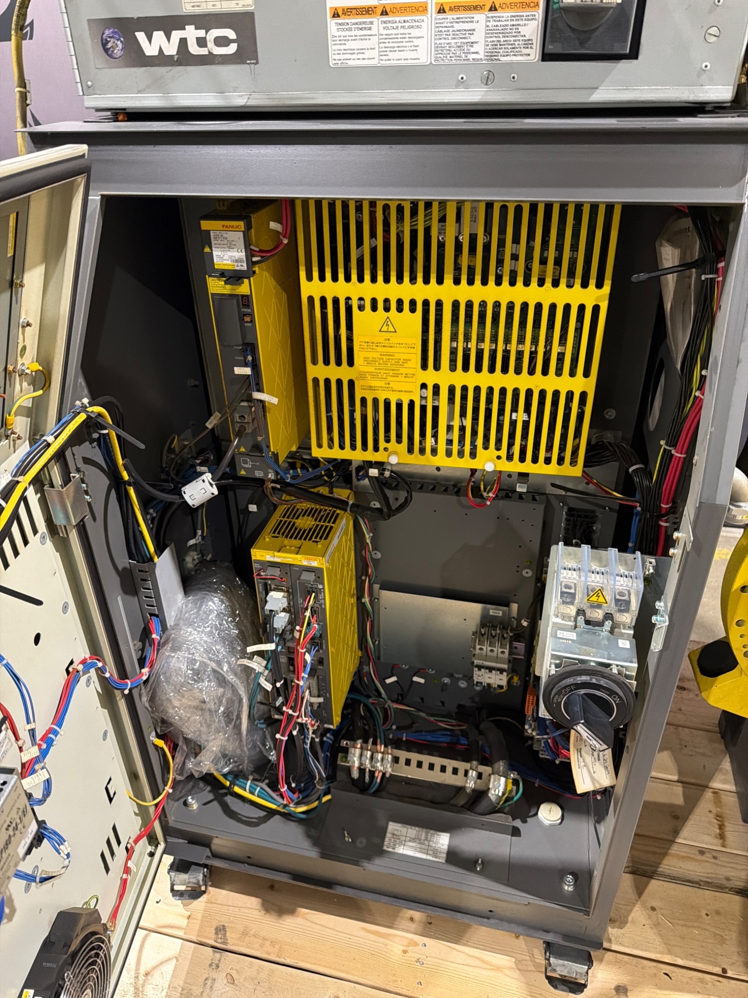 FANUC R‑2000iB/185L Robot w/ R‑30iA & WTC Weld Controller; USED 4