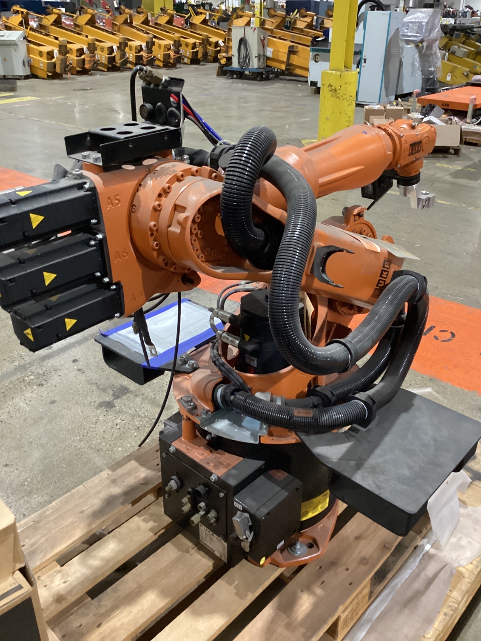 KUKA KR16 L6-2 w/ KR C4 Controls & TT3A Reamer NEW 1