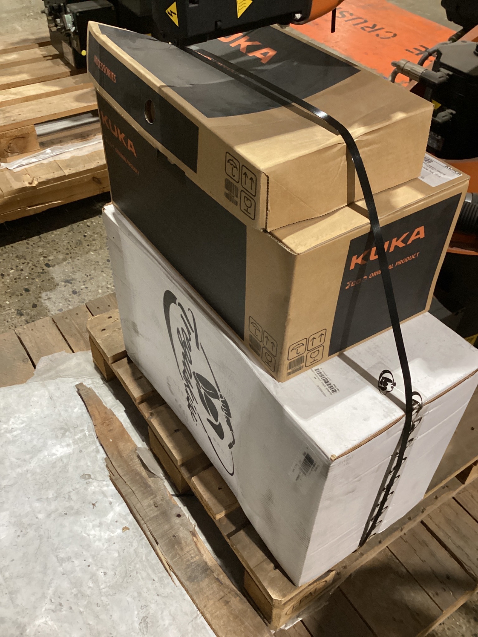 KUKA KR16 L6-2 w/ KR C4 Controls & TT3A Reamer NEW 3