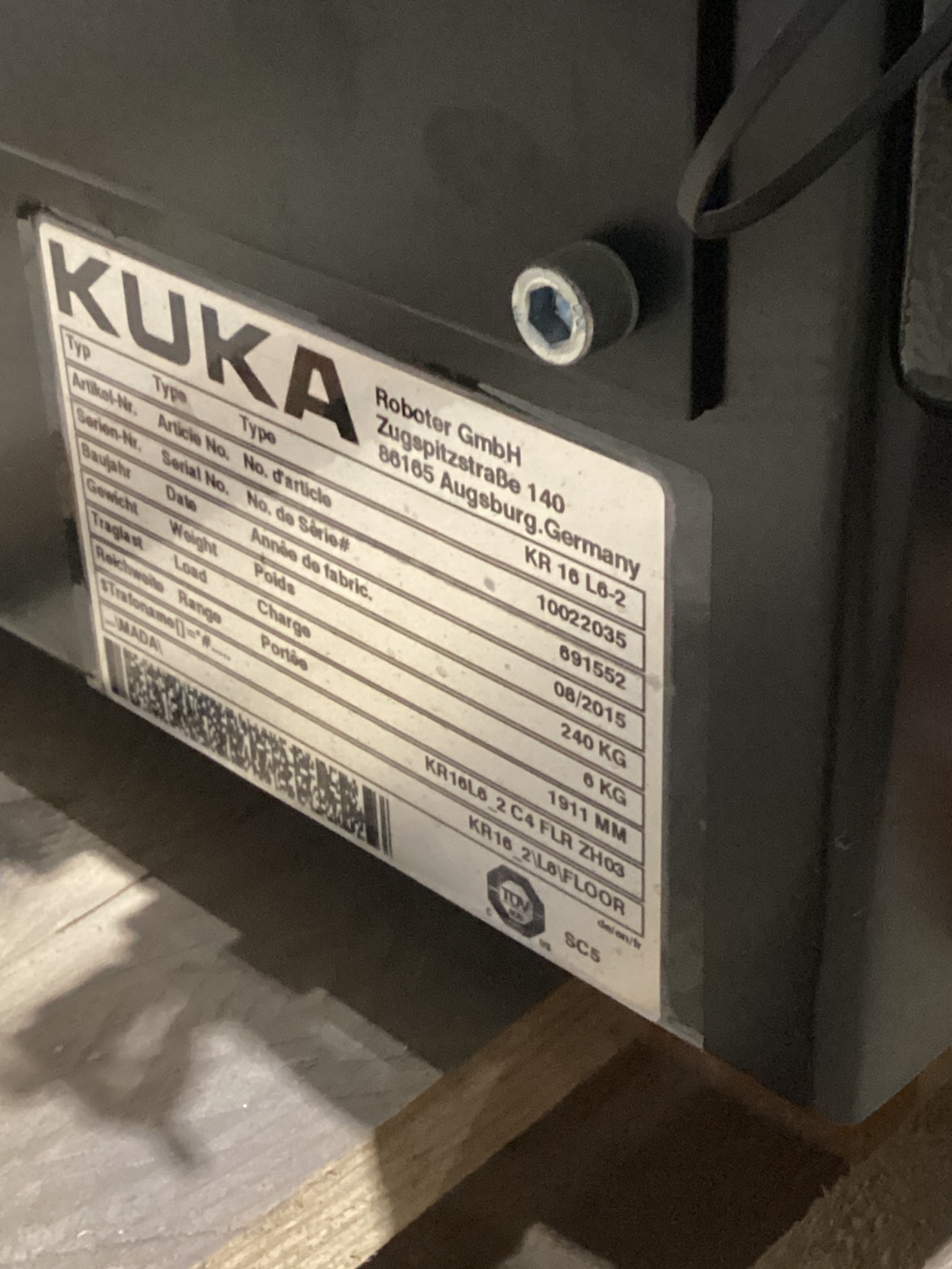 KUKA KR16 L6-2 w/ KR C4 Controls & TT3A Reamer NEW 4