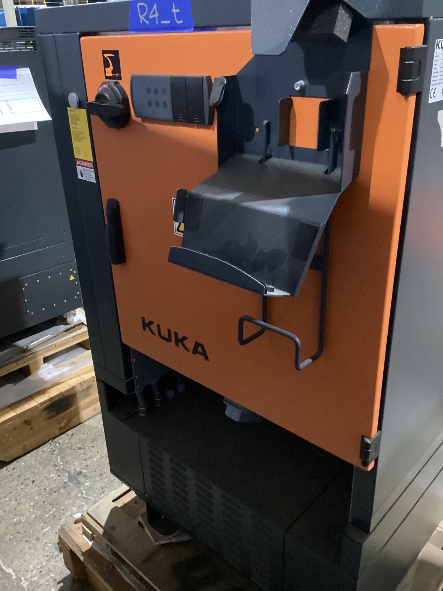 KUKA KR16 L6-2 w/ KR C4 Controls & TT3A Reamer NEW 7