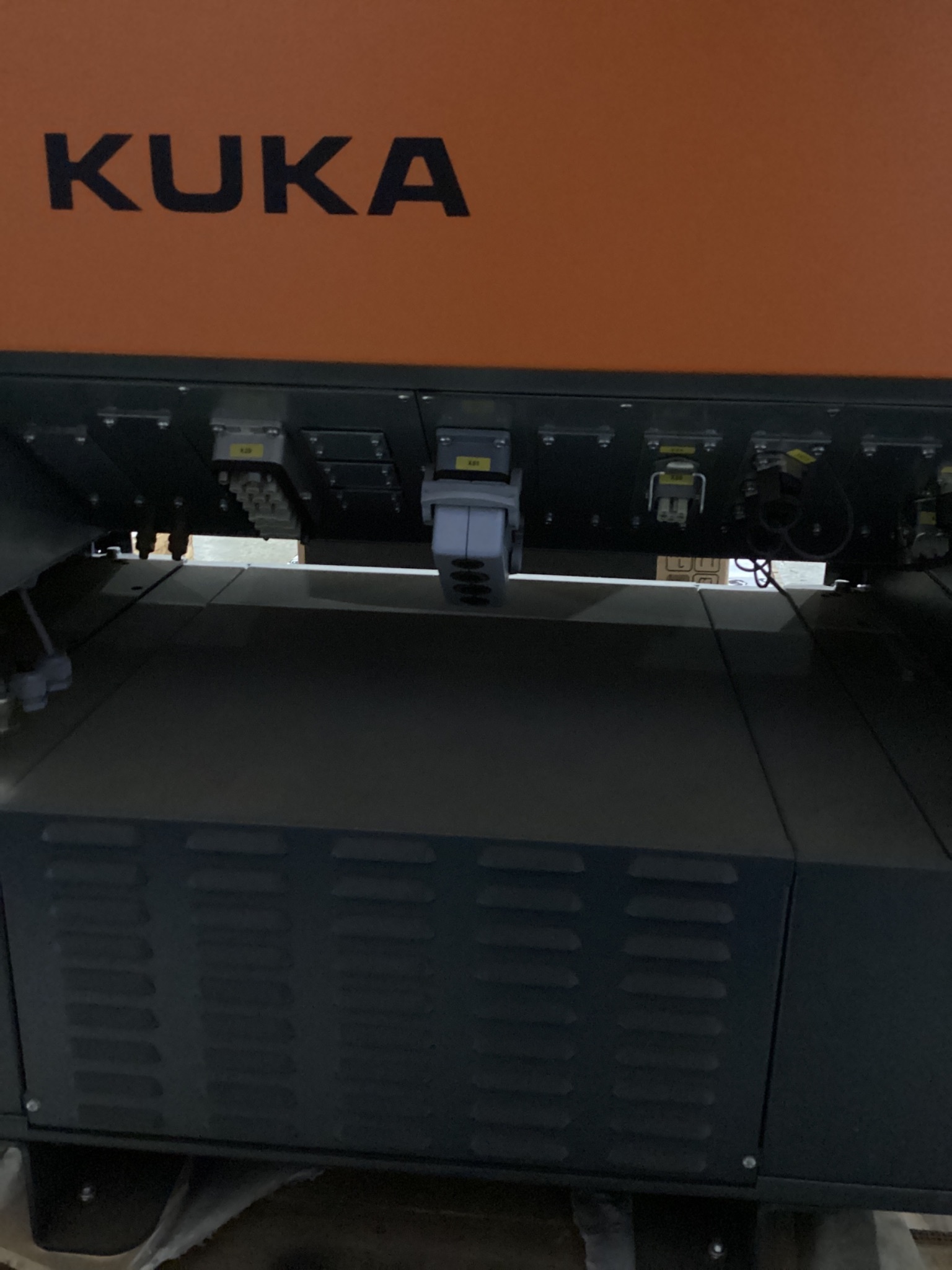 KUKA KR16 L6-2 w/ KR C4 Controls & TT3A Reamer NEW 10