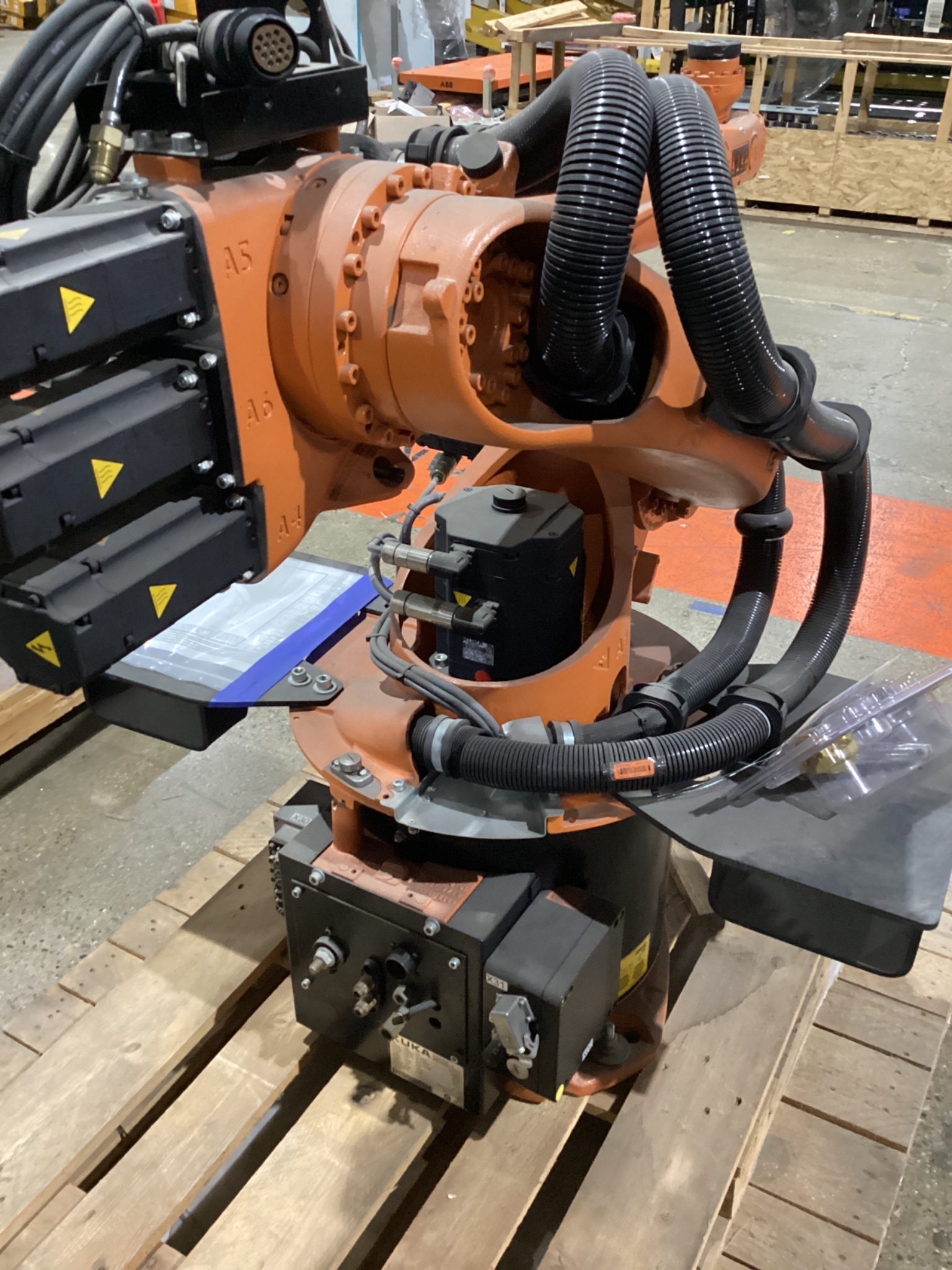 KUKA KR16 L6-2 w/ KR C4 Controls & TT3A Reamer NEW 11