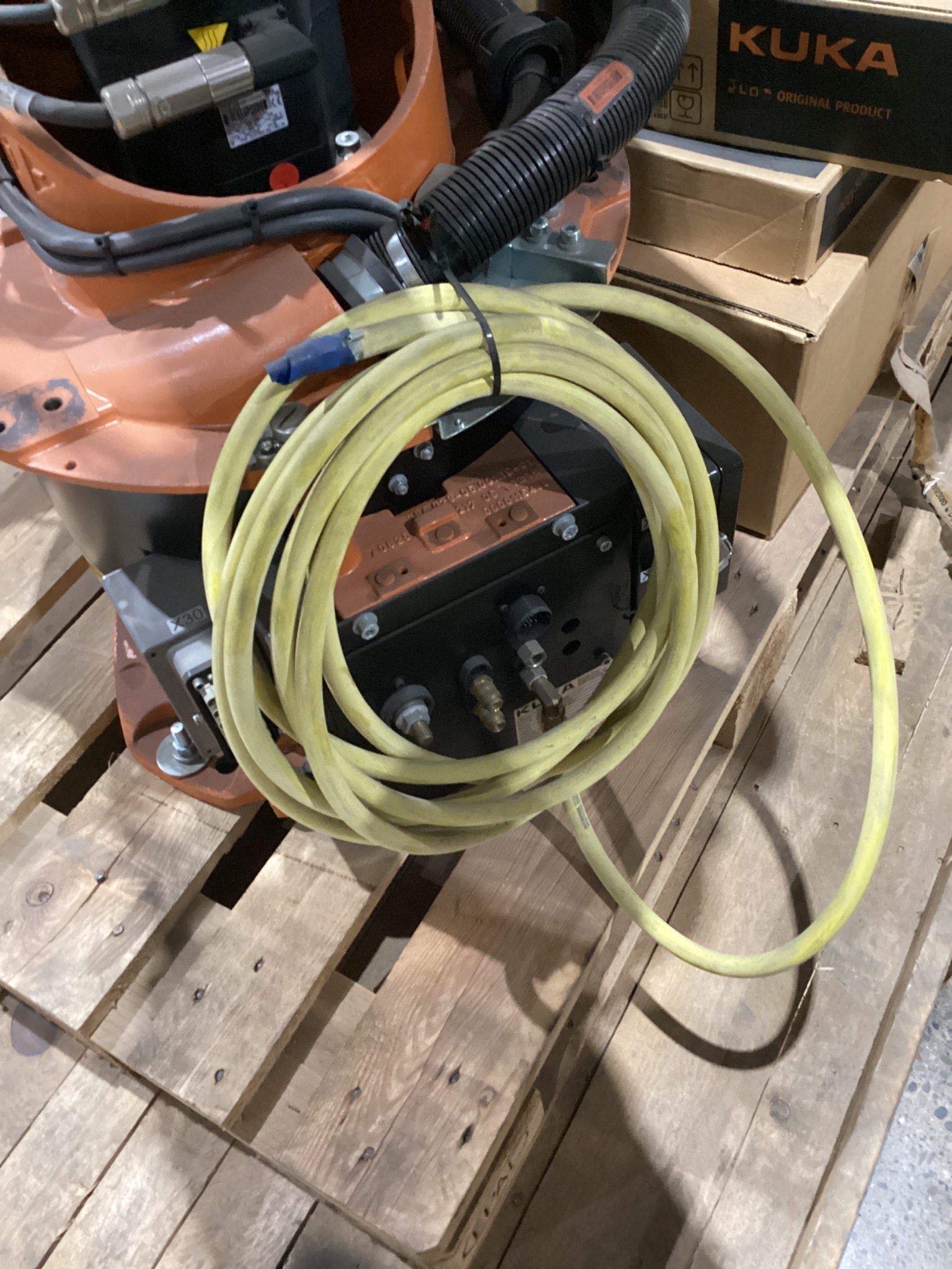 KUKA KR16 L6-2 w/ KR C4 Controls Lincoln R550 Weld Package & TT3A Reamer NEW 6