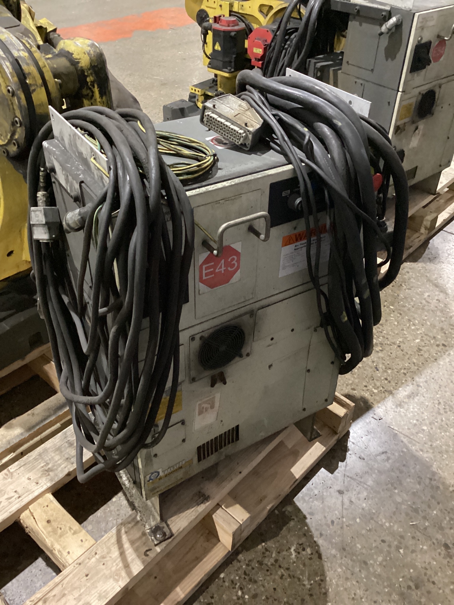 FANUC R-2000iB/210F Complete w/ R-30iB Controls USED - Missing Teach Pendant 9