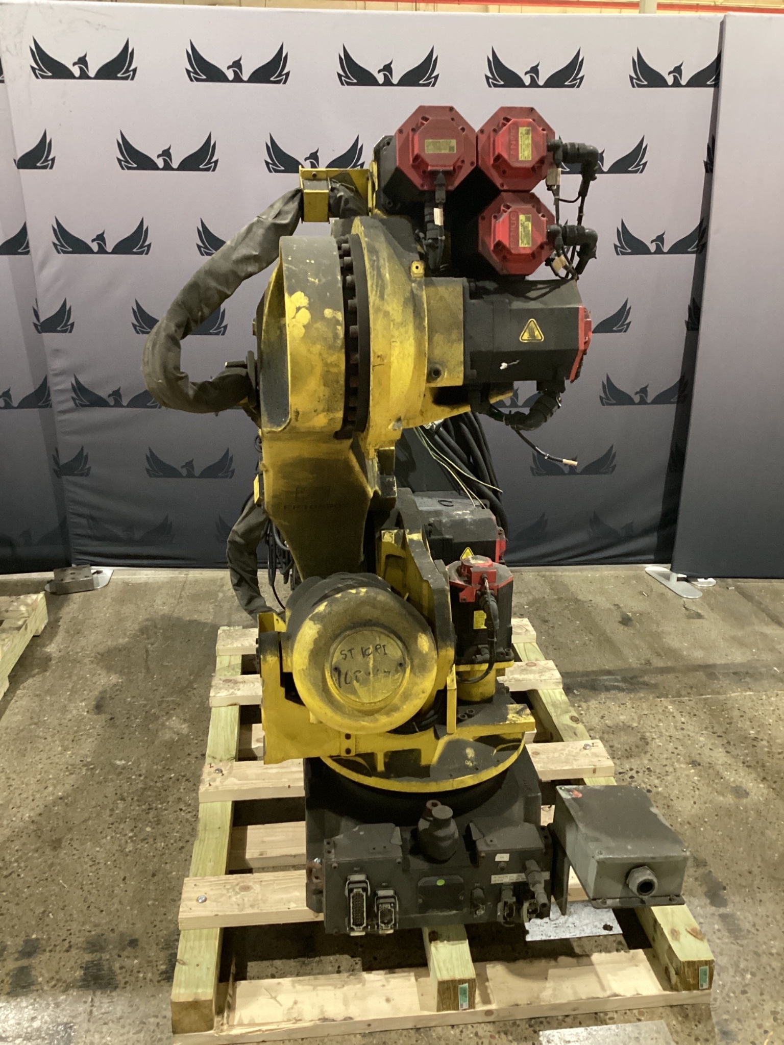 FANUC R-2000iB/210F Complete + R-30iB Controls USED - Missing Teach Pendant 0