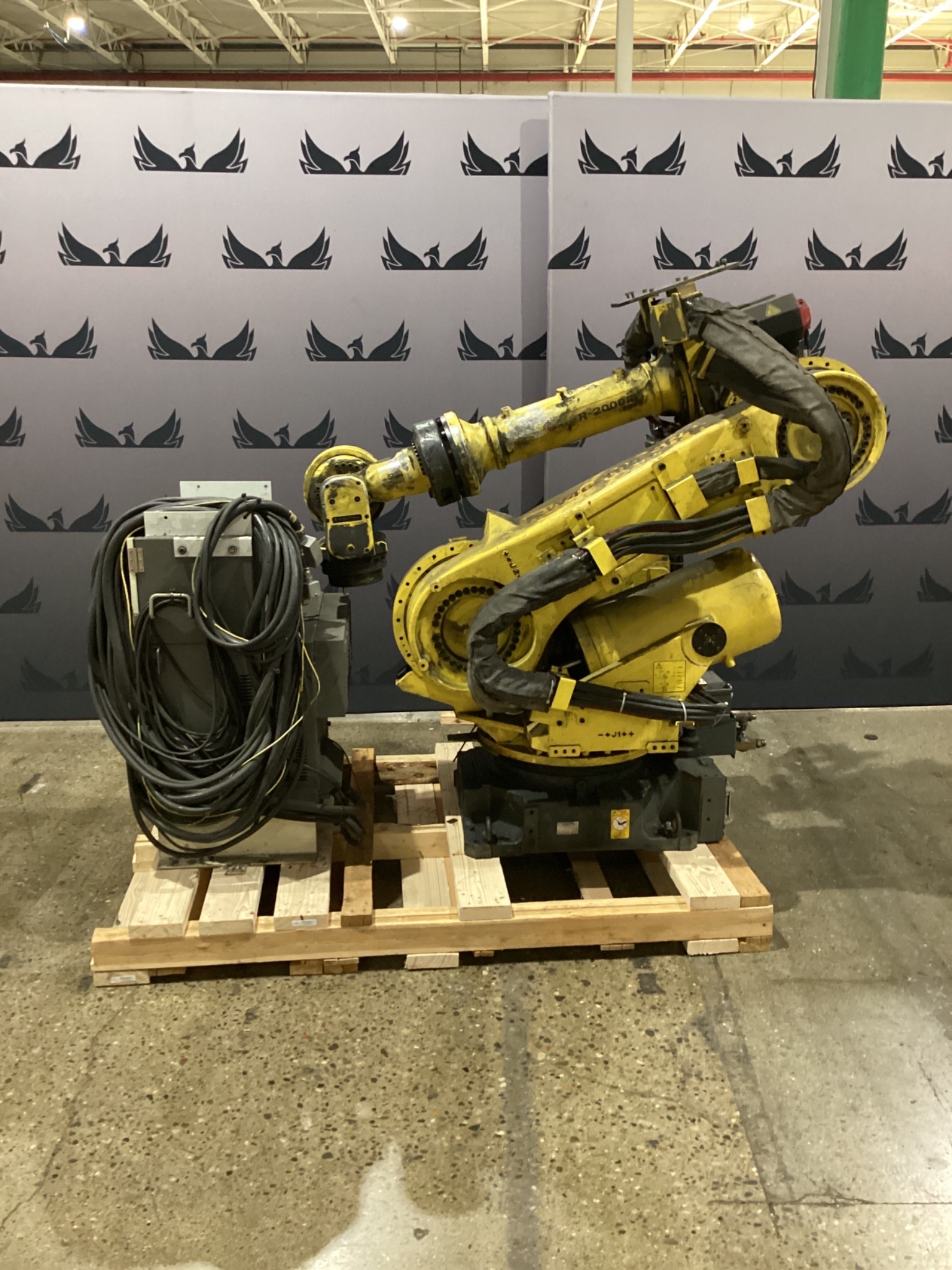 FANUC R-2000iB/210F Complete w/ R-30iB Controls USED - Missing Teach Pendant 0