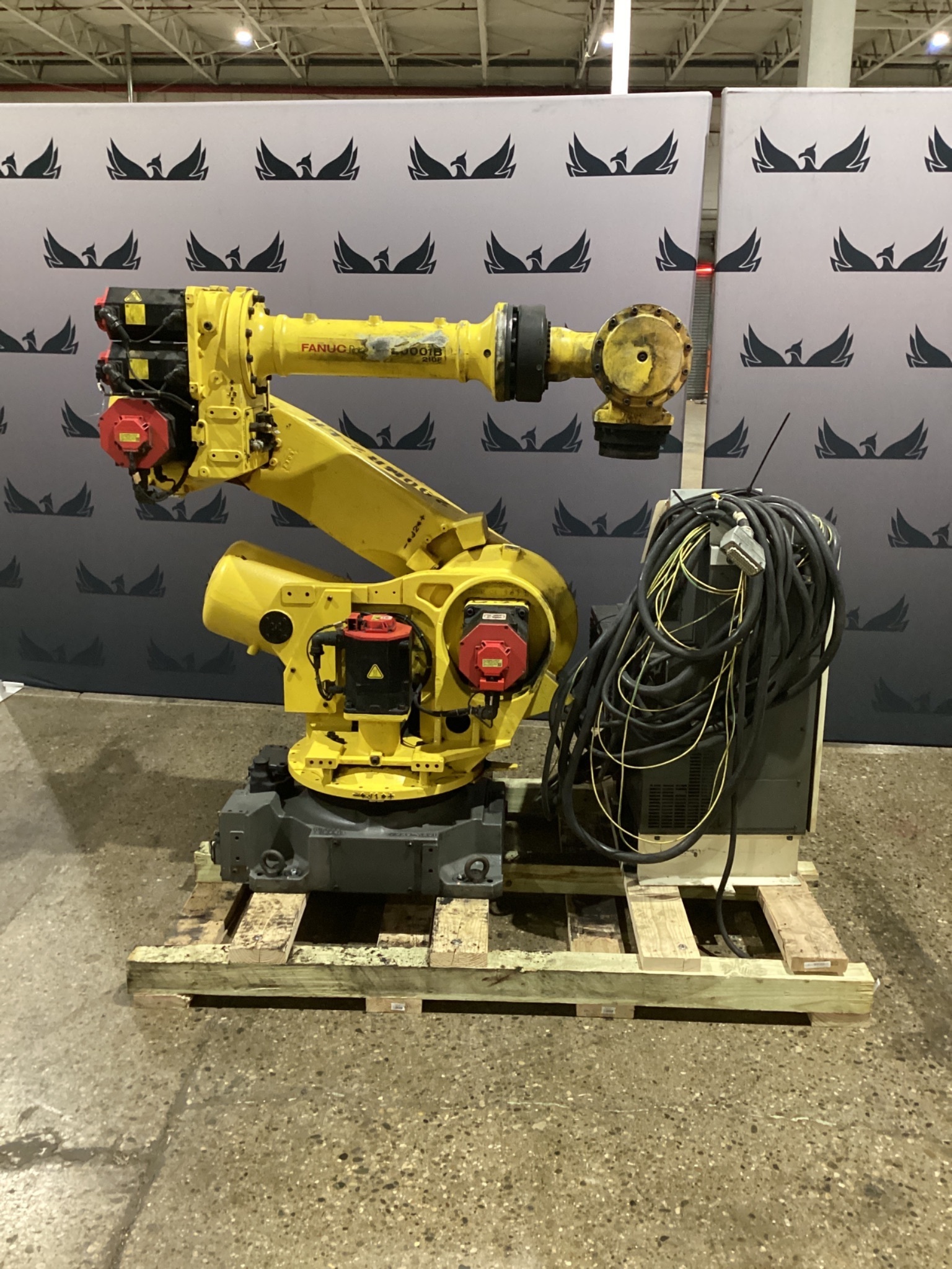 FANUC R-2000iB/210F Complete w/ R-30iB Controls USED - Missing Teach Pendant 0