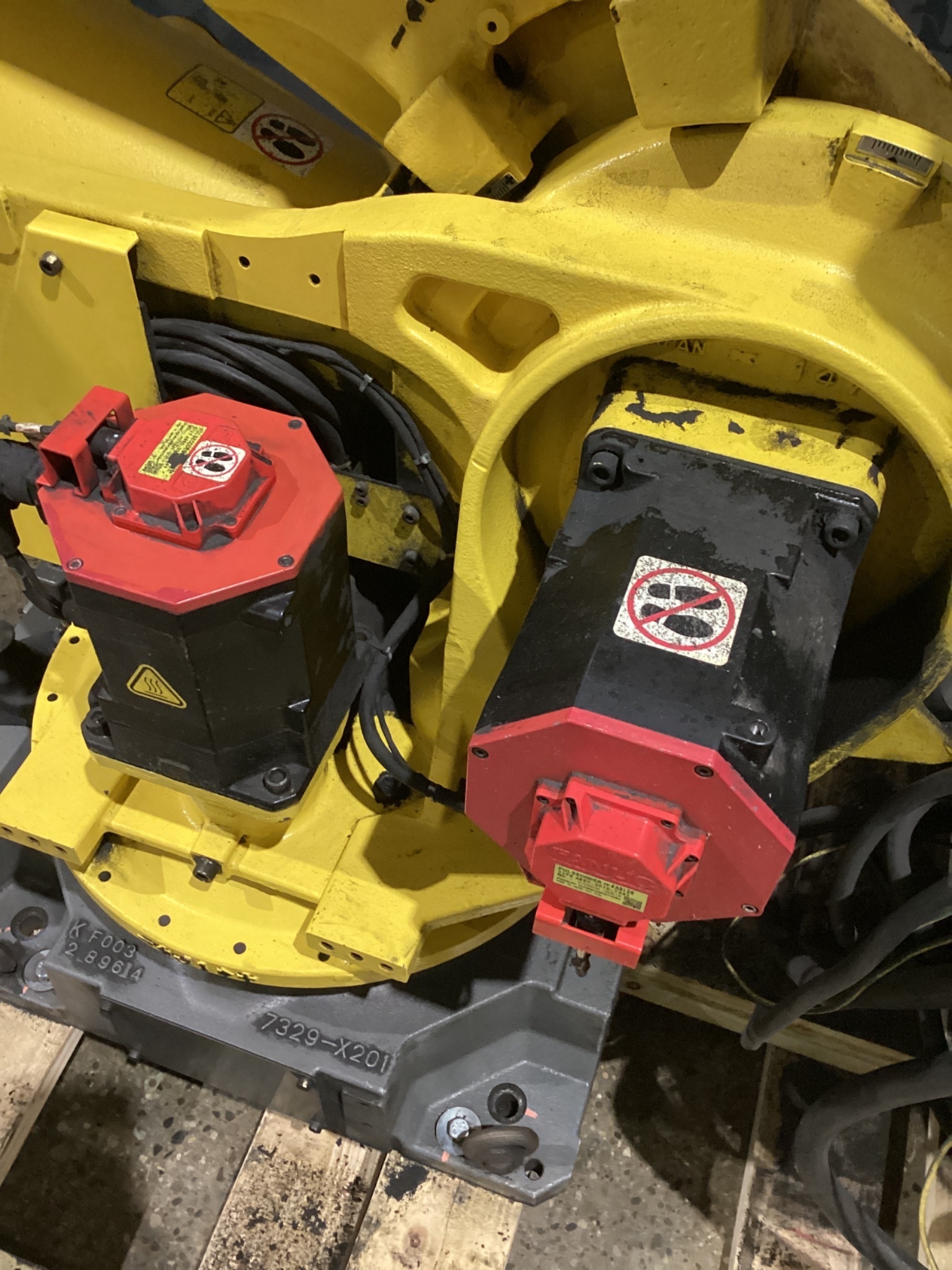 FANUC R-2000iB/210F Complete w/ R-30iB Controls USED - Missing Teach Pendant 10