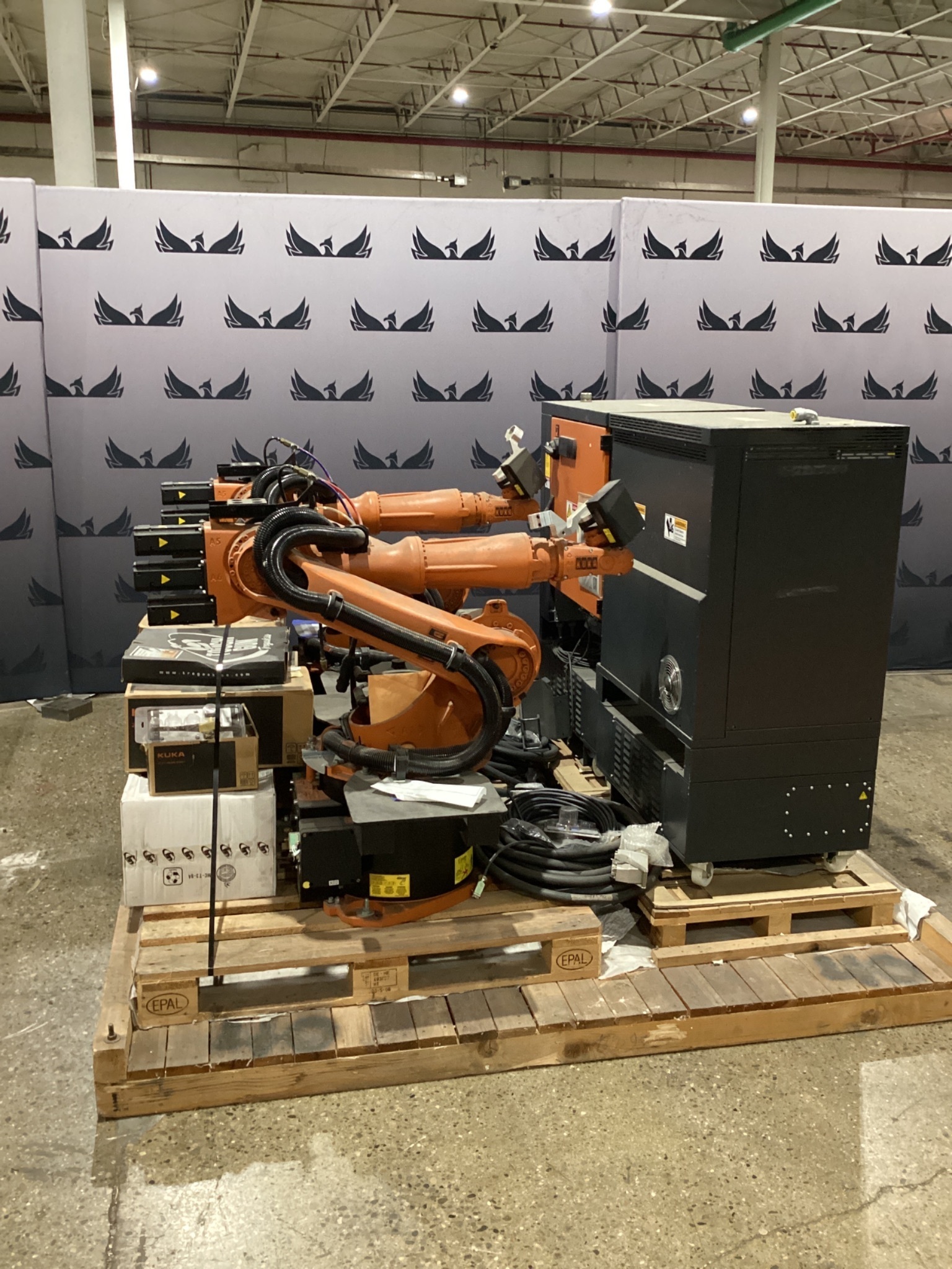 PAIR OF KUKA KR16 L6-2 Robots w/ KR C4 NA Controls & TT3A Reamers NEW 0