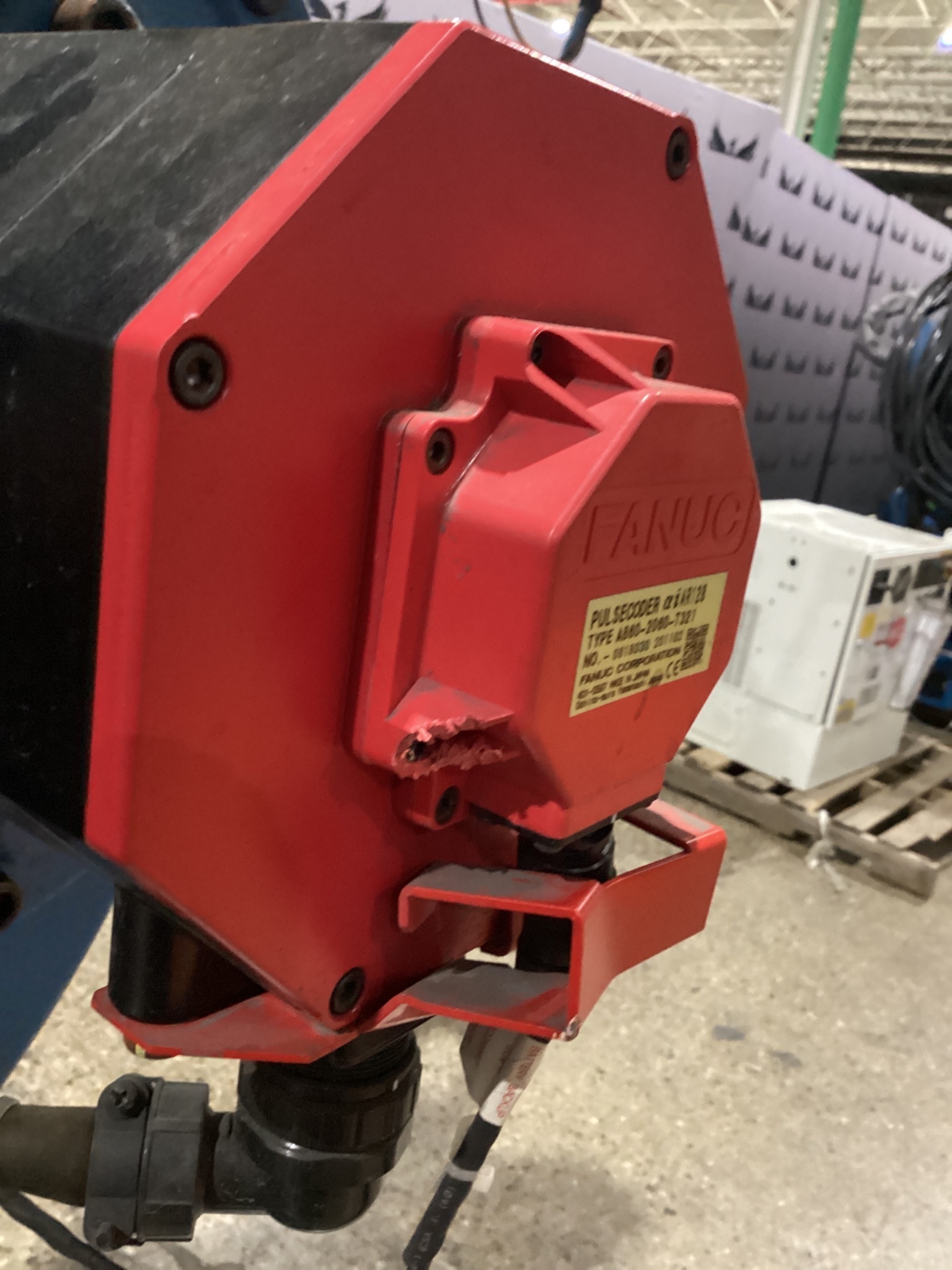 FANUC M-900iB/280L w/ R30iB PLUS & WTC 60L5 Weld Controller USED 8
