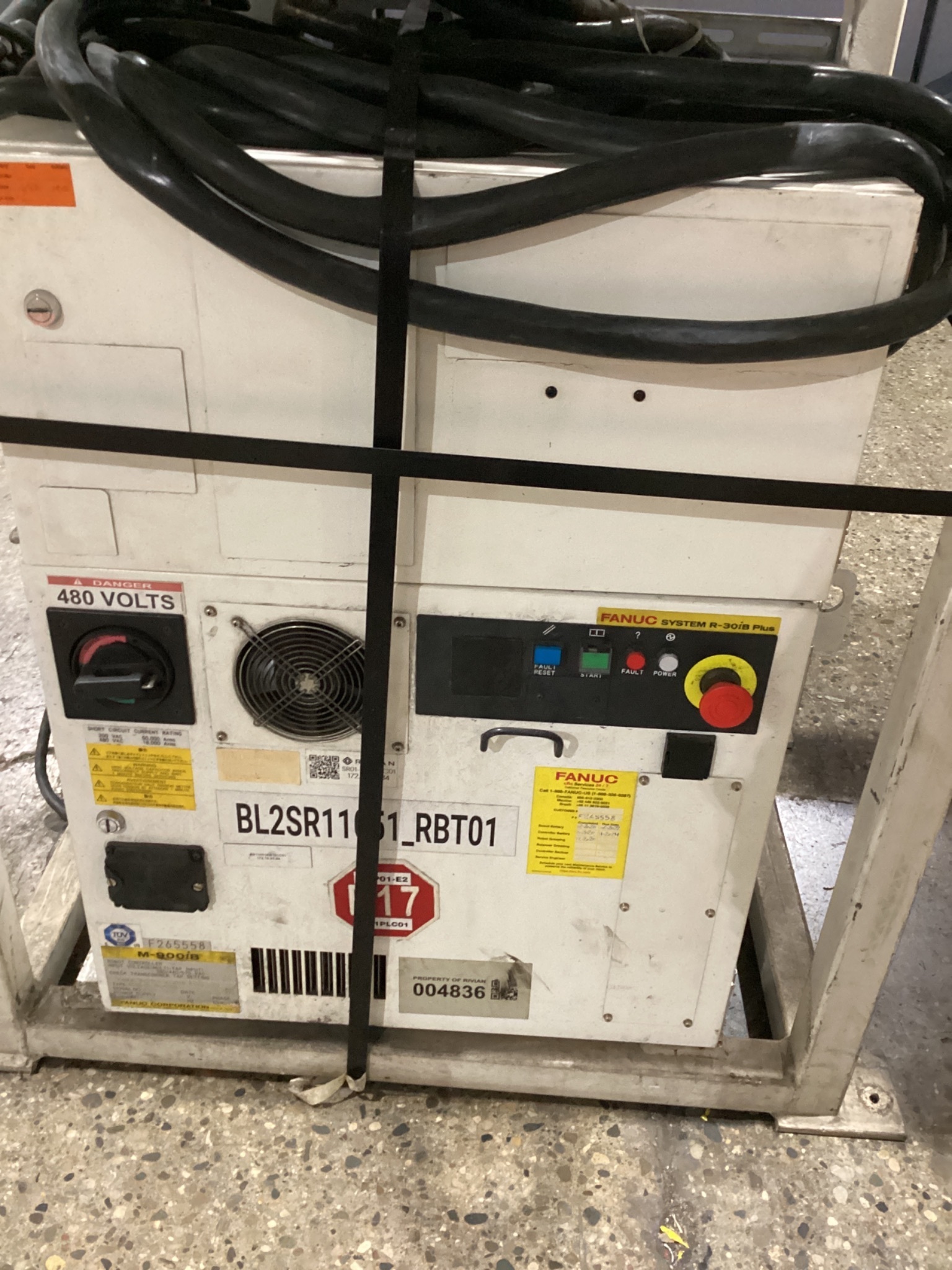FANUC M-900iB/280L w/ R30iB PLUS & WTC 60L5 Weld Controller USED 16