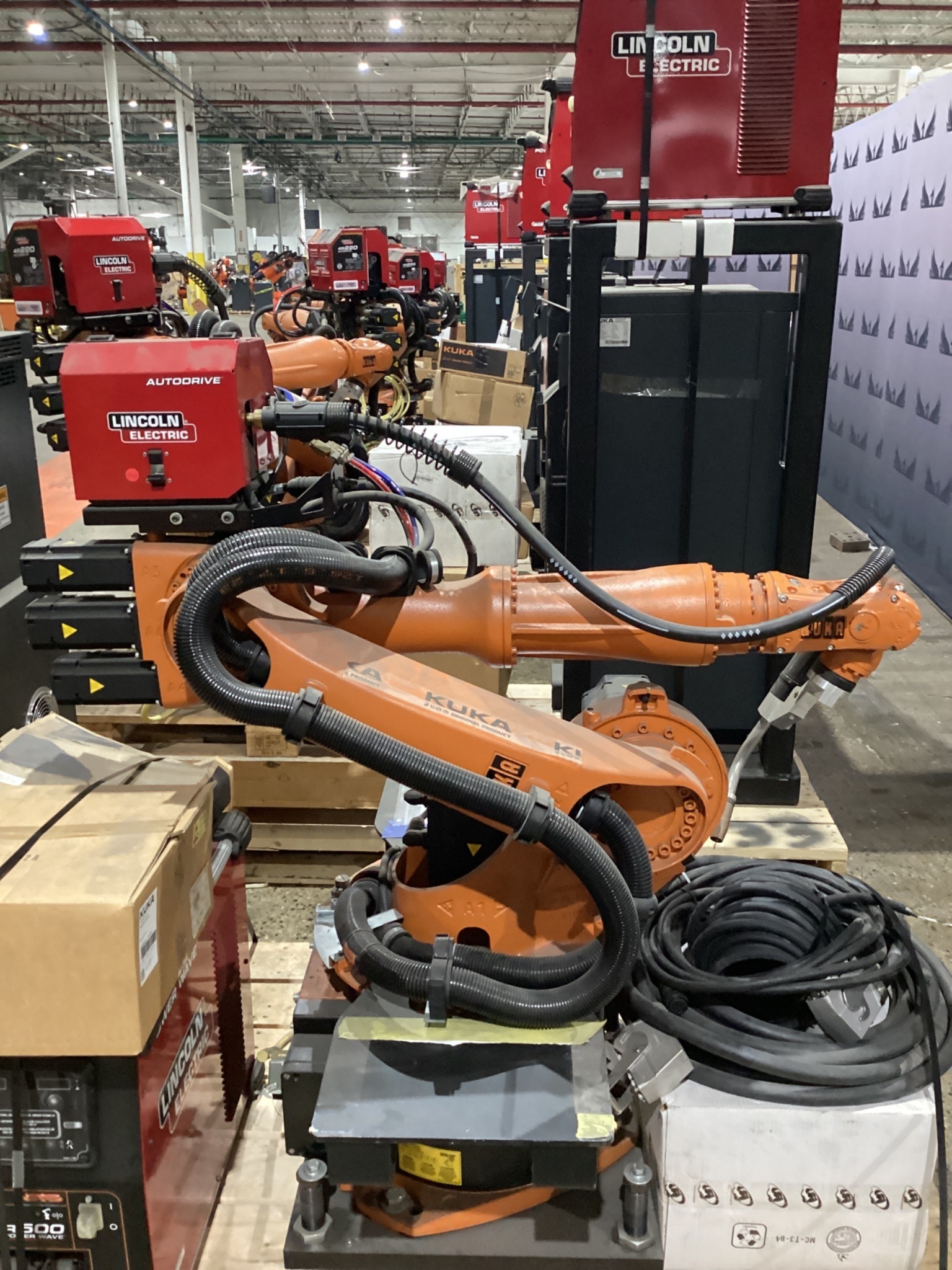 KUKA KR16 L6-2 w/ KR C4 Controls Lincoln R550 Weld Package & TT3A Reamer NEW 1