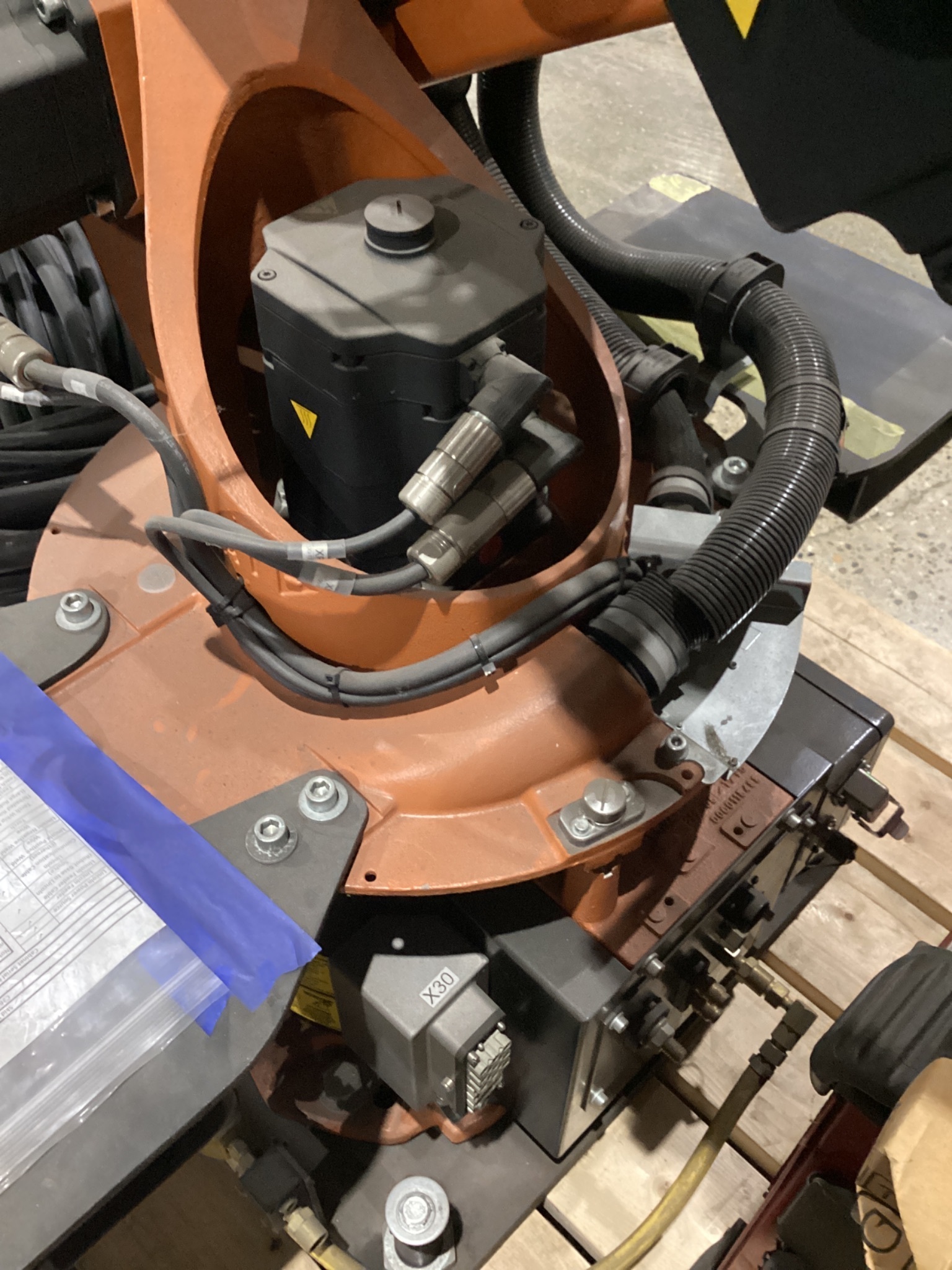 KUKA KR16 L6-2 w/ KR C4 Controls Lincoln R550 Weld Package & TT3A Reamer NEW 7