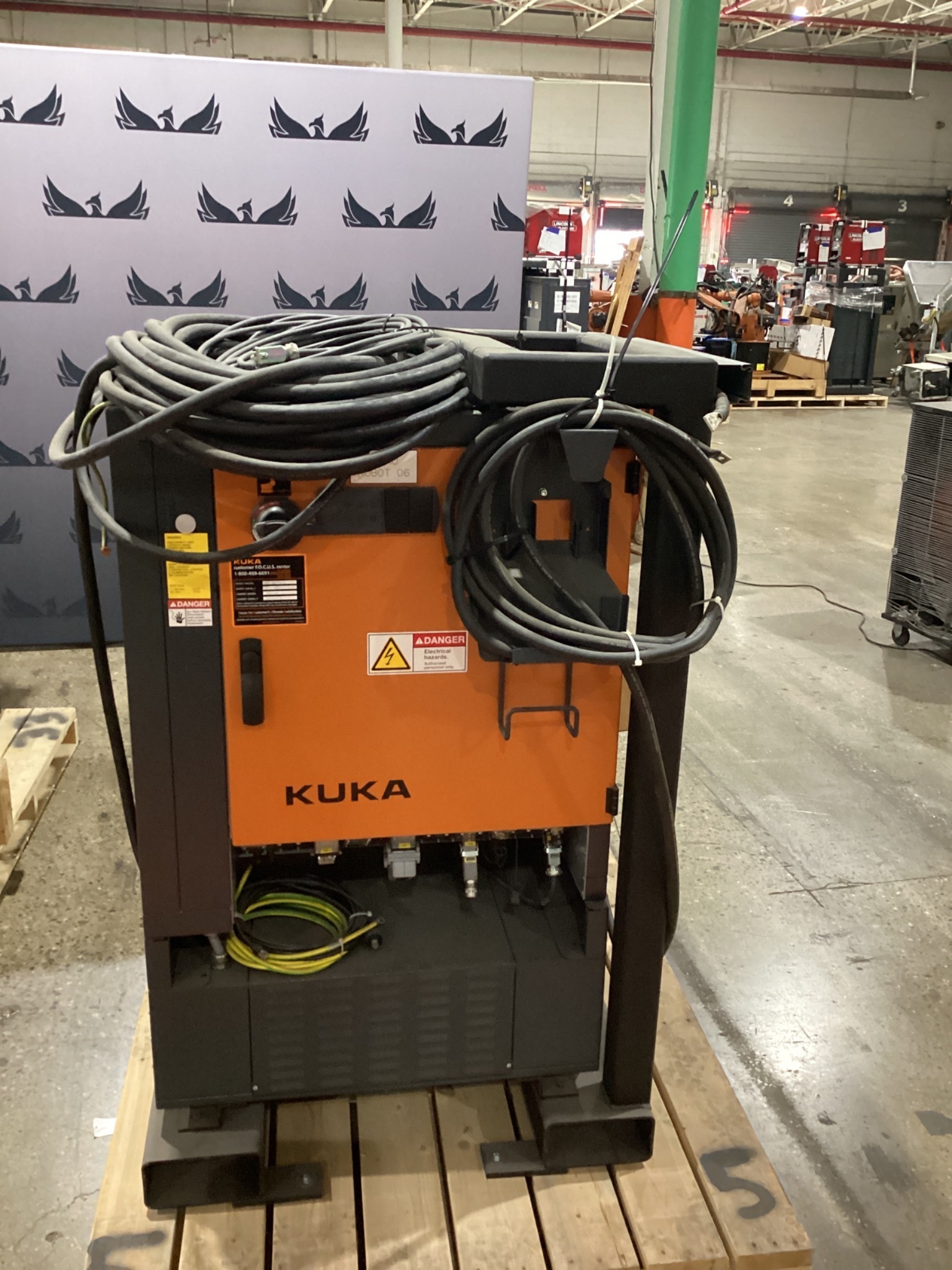 KUKA KR16 L6-2 w/ KR C4 Controls Lincoln R550 Weld Package & TT3A Reamer NEW 9