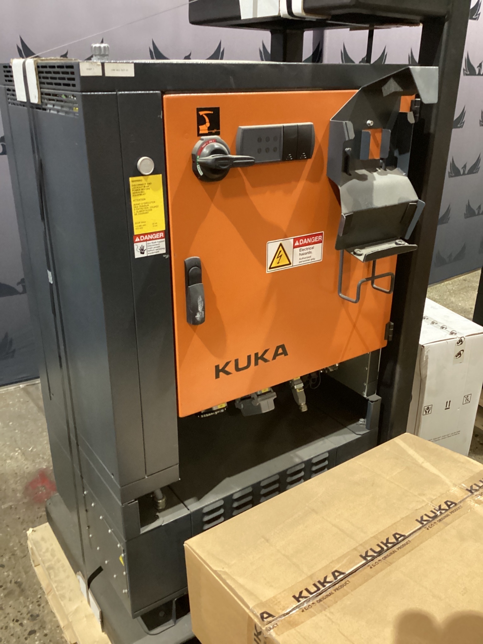 KUKA KR16 L6-2 w/ KR C4 Controls Lincoln R550 Weld Package & TT3A Reamer NEW 5