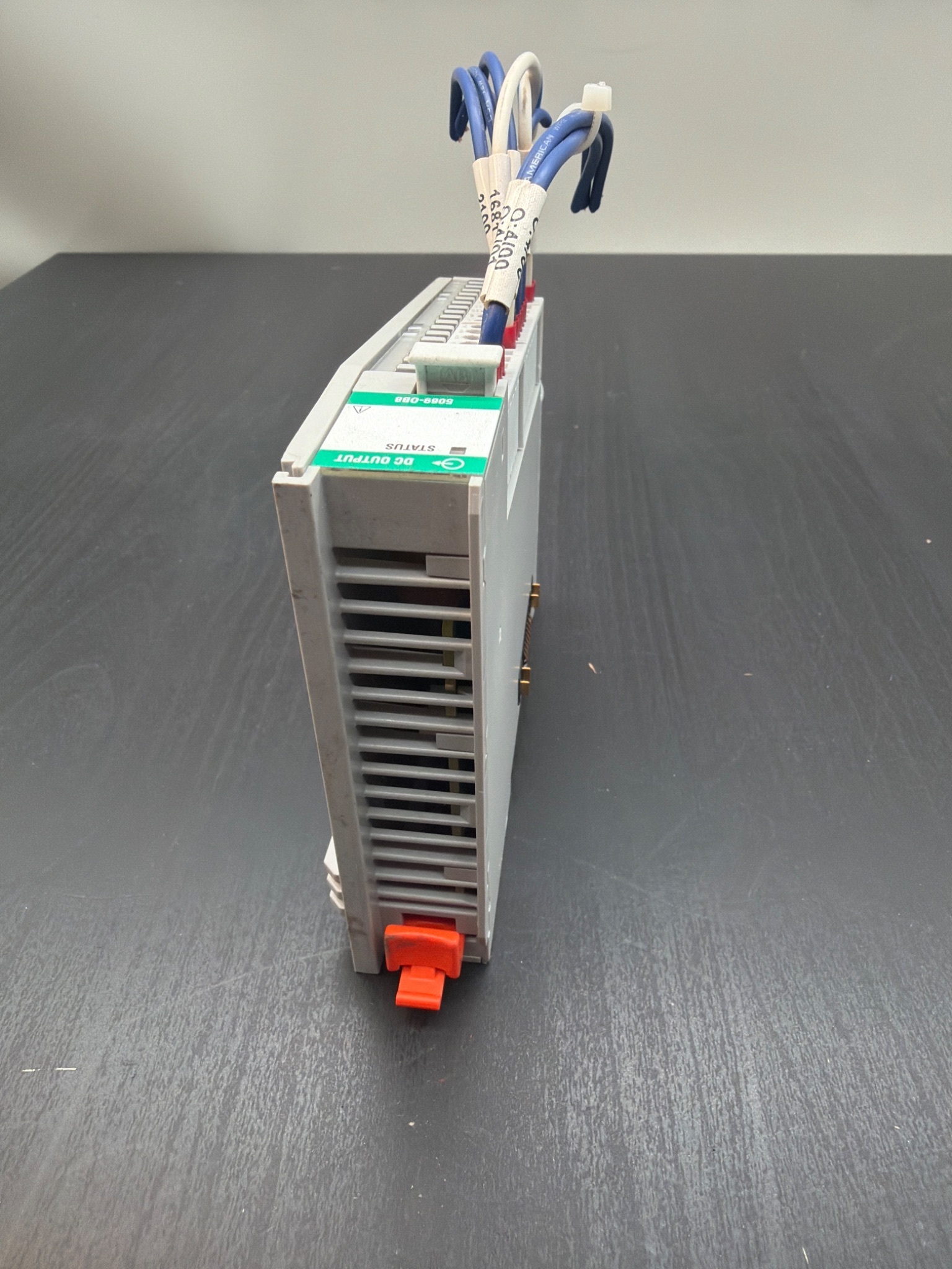 ALLEN BRADLEY 5069‑OB8 Compact 5000 Digital Output Module USED 2