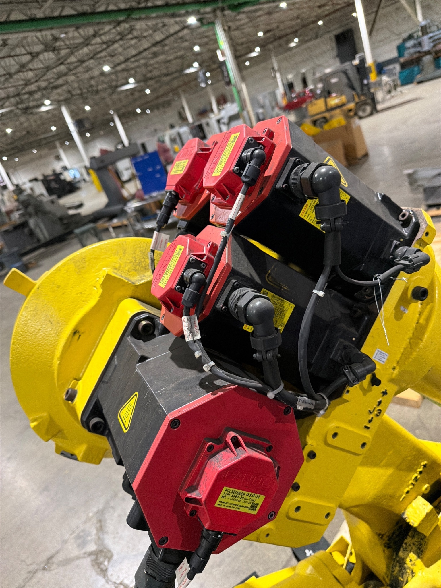 FANUC R‑2000iB/125L Robot w/ R‑30iA & 2 SCA Sealant Controls; USED 2