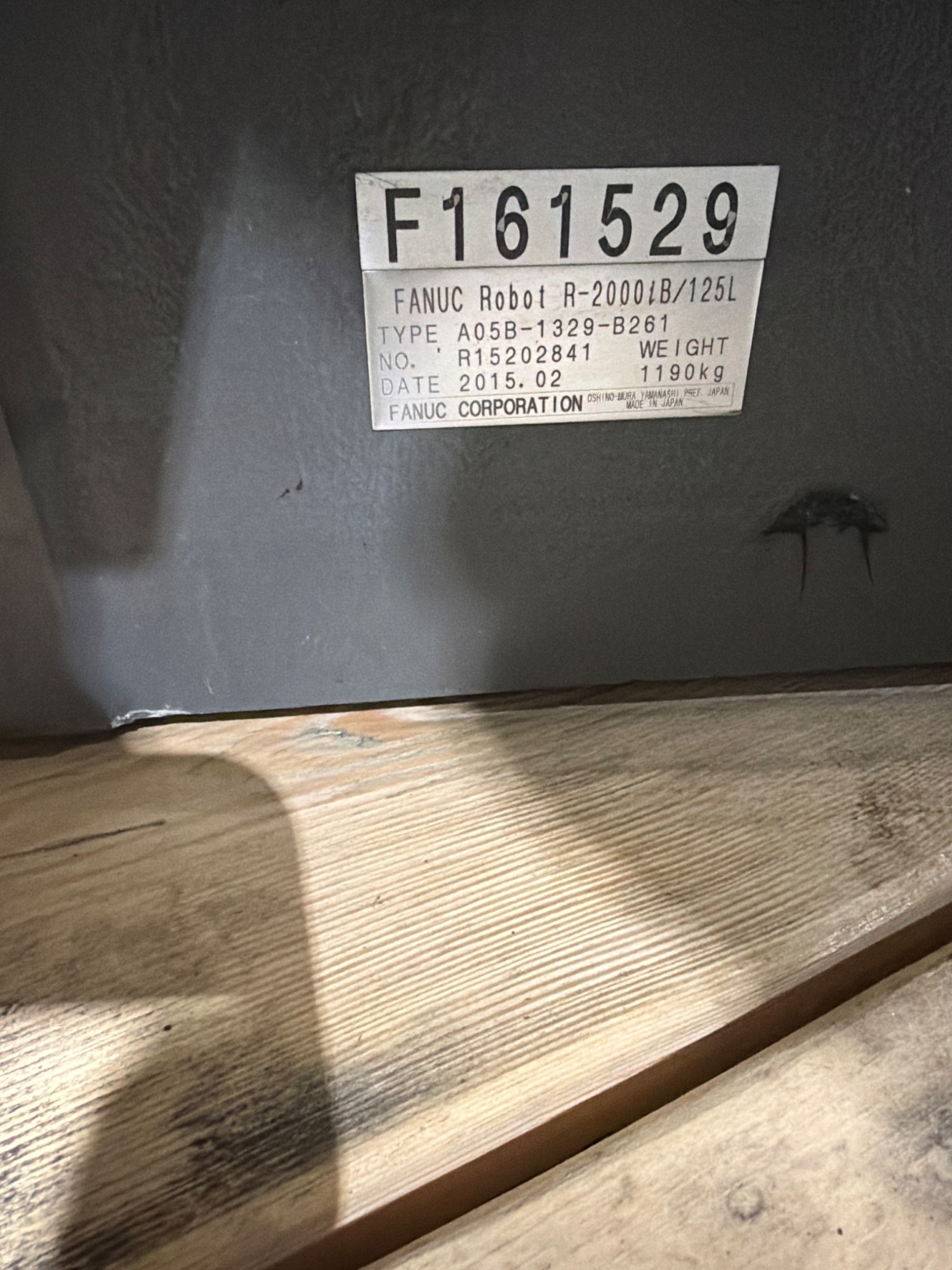 FANUC R‑2000iB/125L Robot w/ R‑30iA & 2 SCA Sealant Controls; USED 8