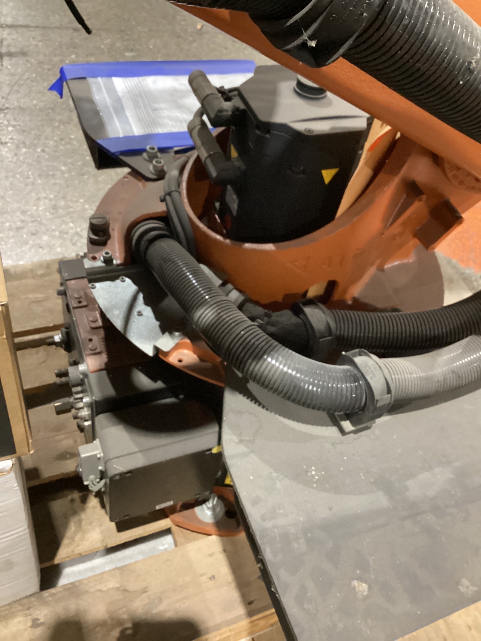 KUKA KR16 L6-2 w/ KR C4 Controls & TT3A Reamer NEW 2