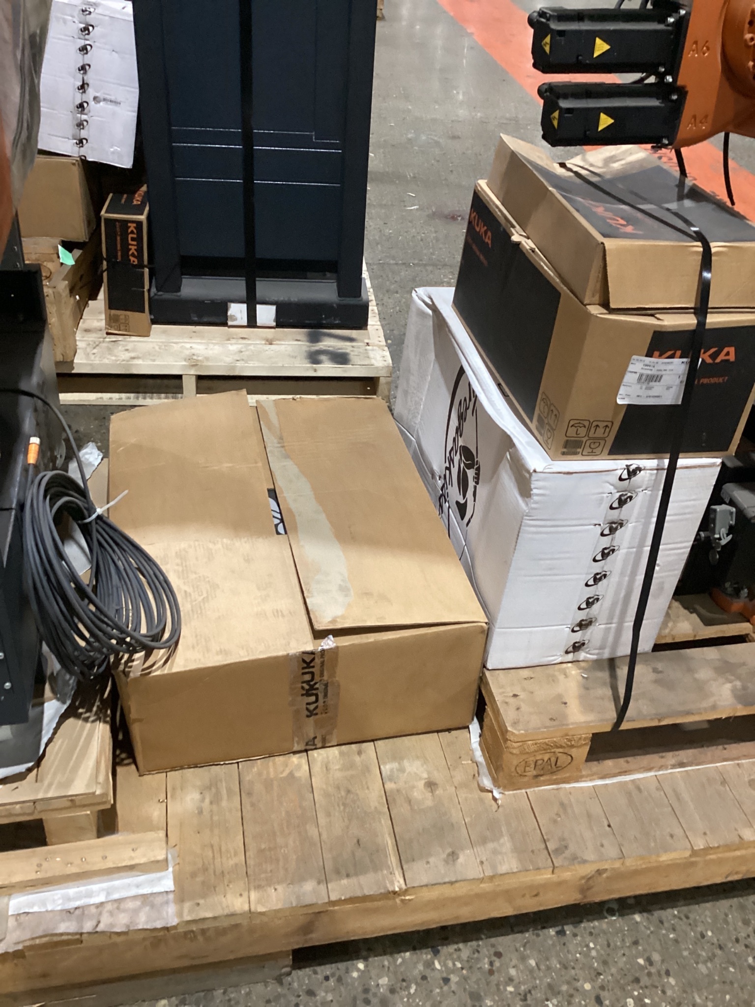 KUKA KR16 L6-2 w/ KR C4 Controls & TT3A Reamer NEW 4