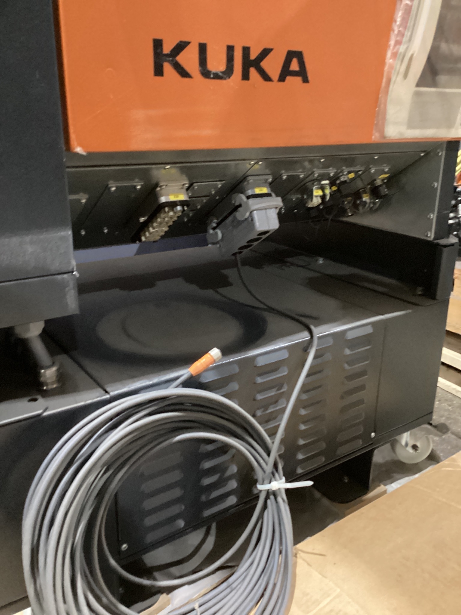 KUKA KR16 L6-2 w/ KR C4 Controls & TT3A Reamer NEW 5