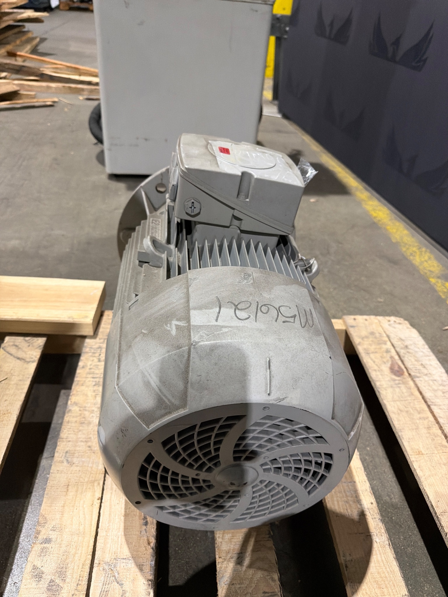 LAMMERS 1TZ9001-1DC234JB4-Z IE2 AC Motor 8.6 kW 480V 1178 RPM NEW 1