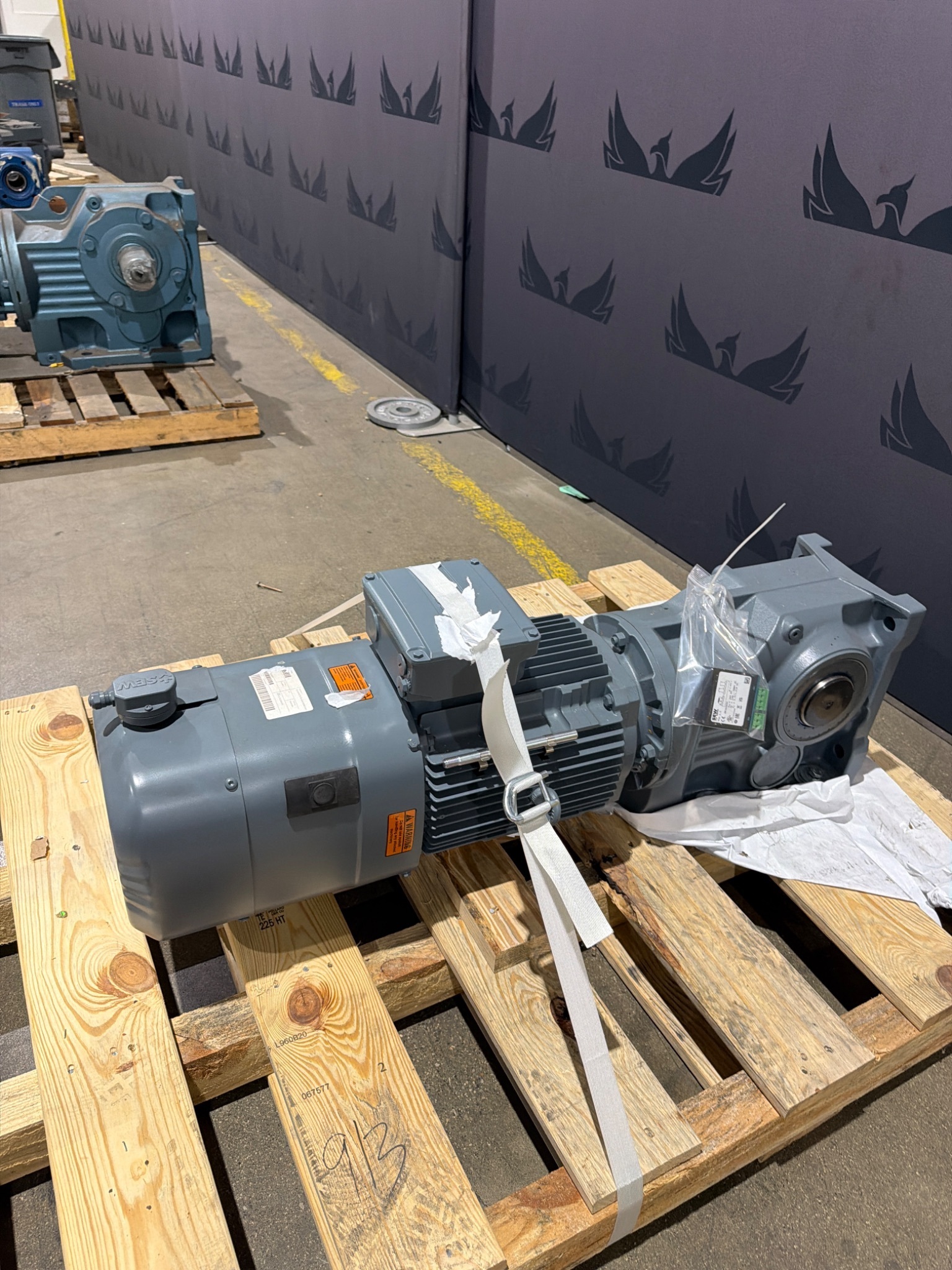 SEW‑EURODRIVE K47DRN80M4 Gearmotor 5 HP 460V 3‑Phase w/ Brake NEW 2