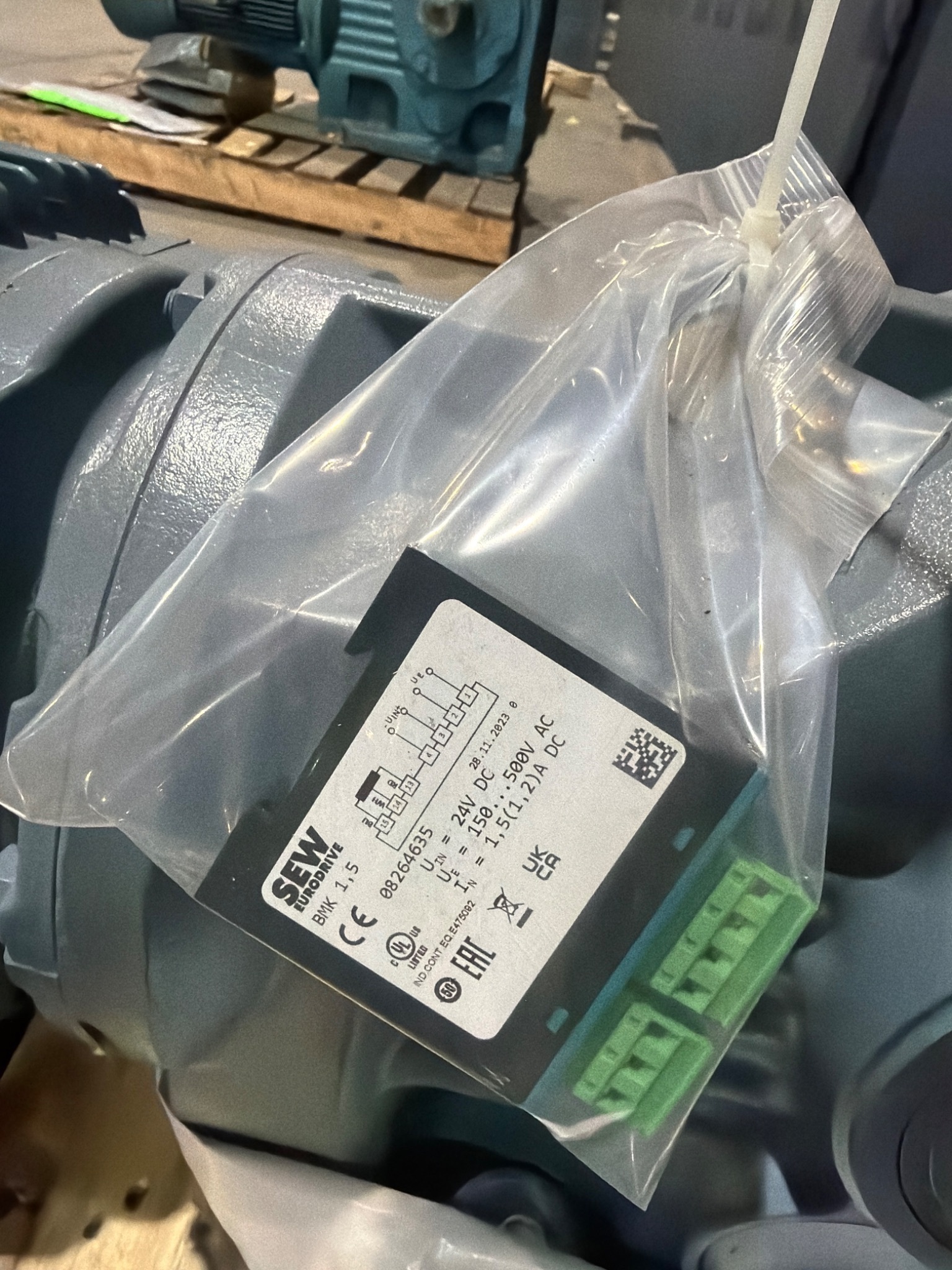 SEW‑EURODRIVE K47DRN80M4 Gearmotor 5 HP 460V 3‑Phase w/ Brake NEW 5