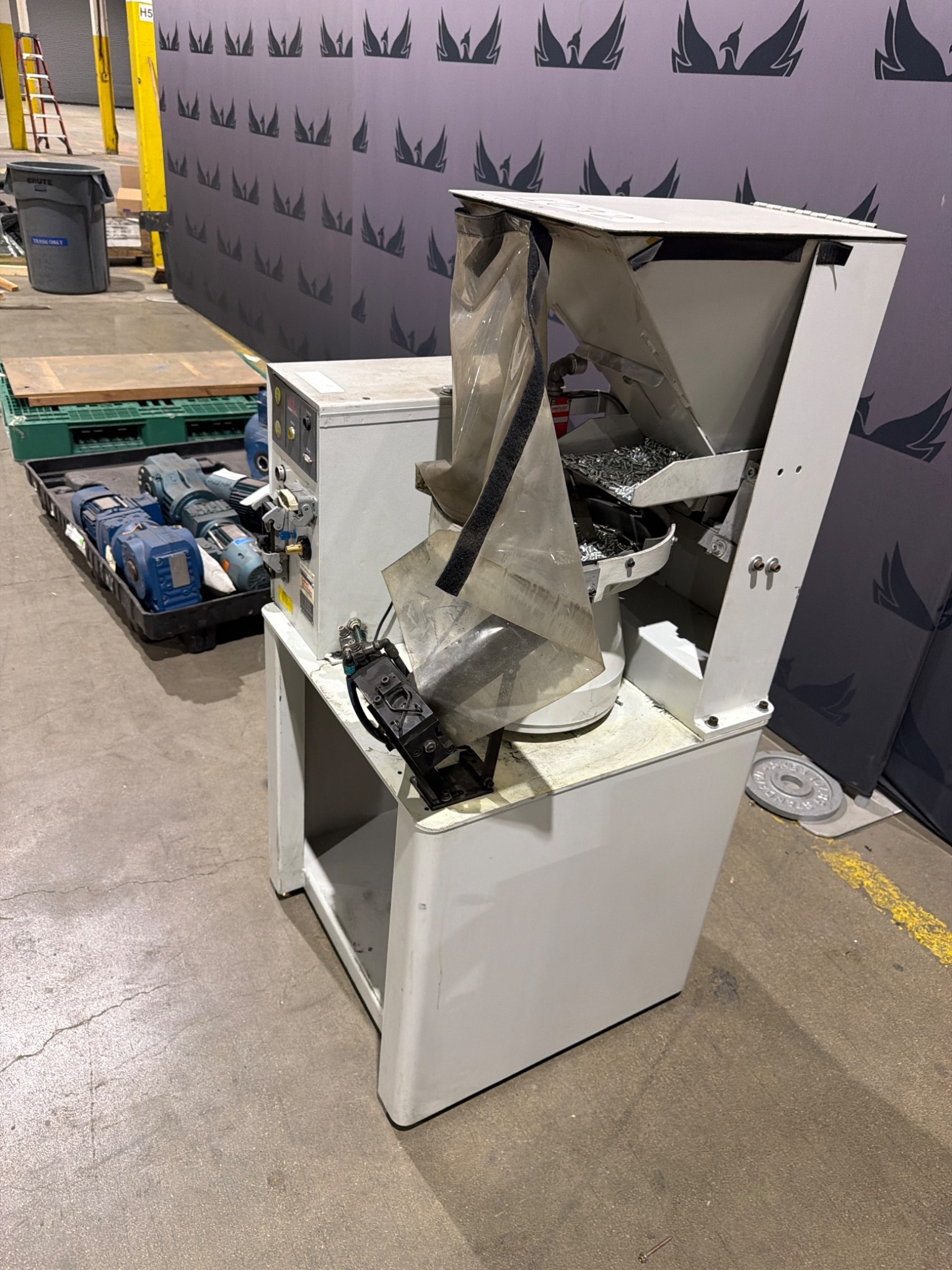 EMHART TEKNOLOGIES ETF12B Stud Feeder USED 2