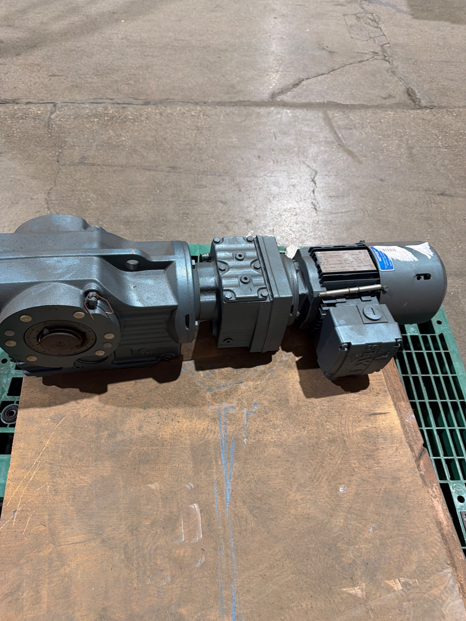 SEW‑EURODRIVE KA57R37DT71C4BMG05HRTHIS Gearmotor Inverter Duty 460V NEW 3