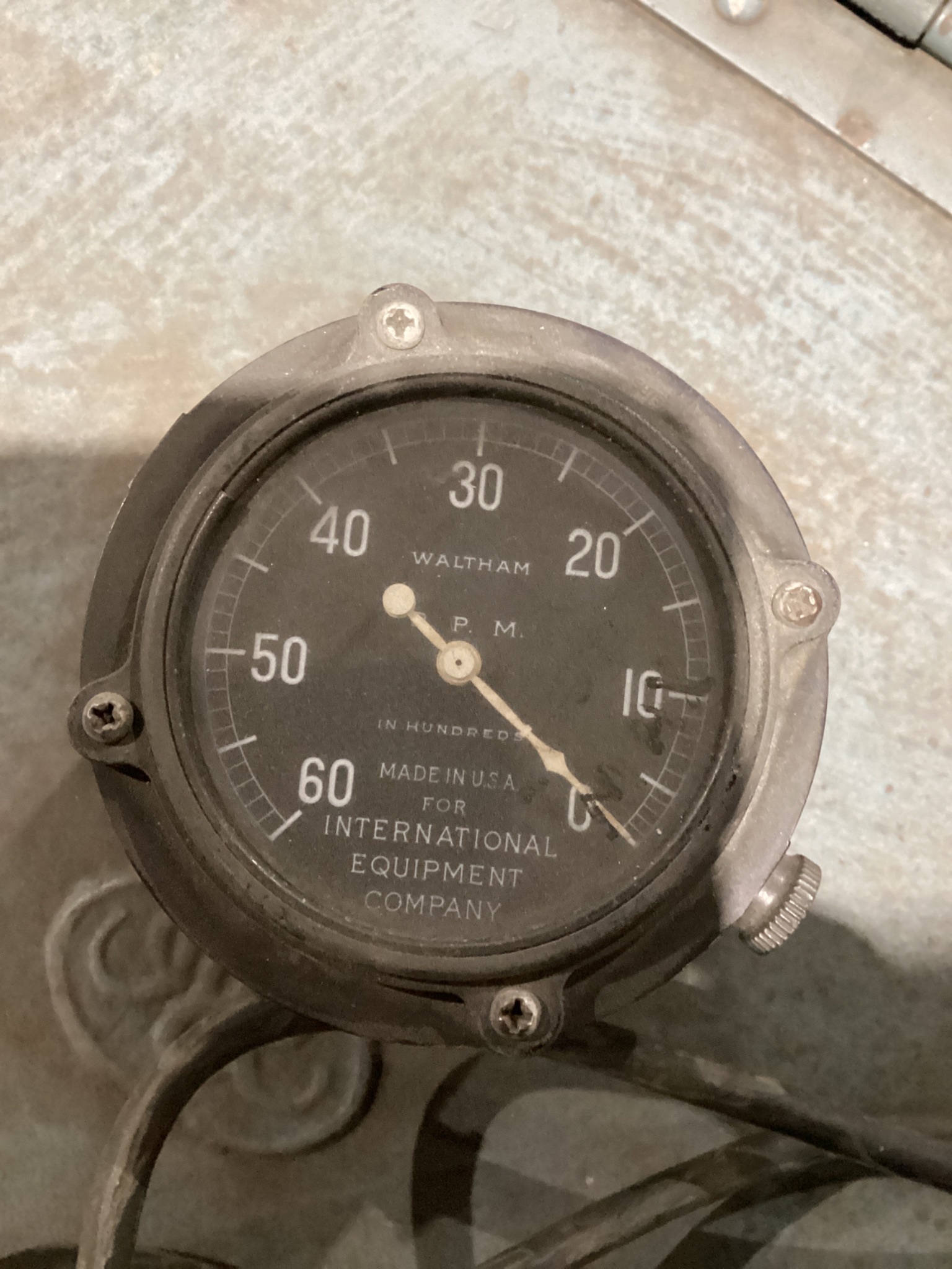 INTERNATIONAL EQUIPMENT Type SB Size 1 Centrifuge USED 9